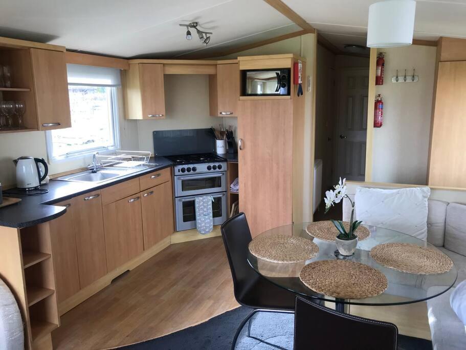 Plum Tree Lodge Set in 2 acres of Private Land