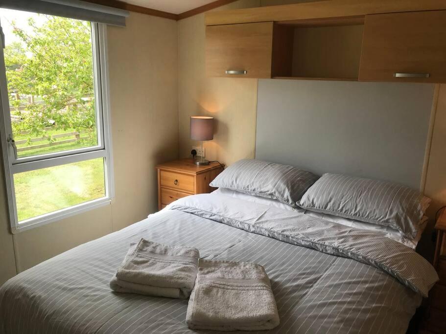 Plum Tree Lodge Set in 2 acres of Private Land