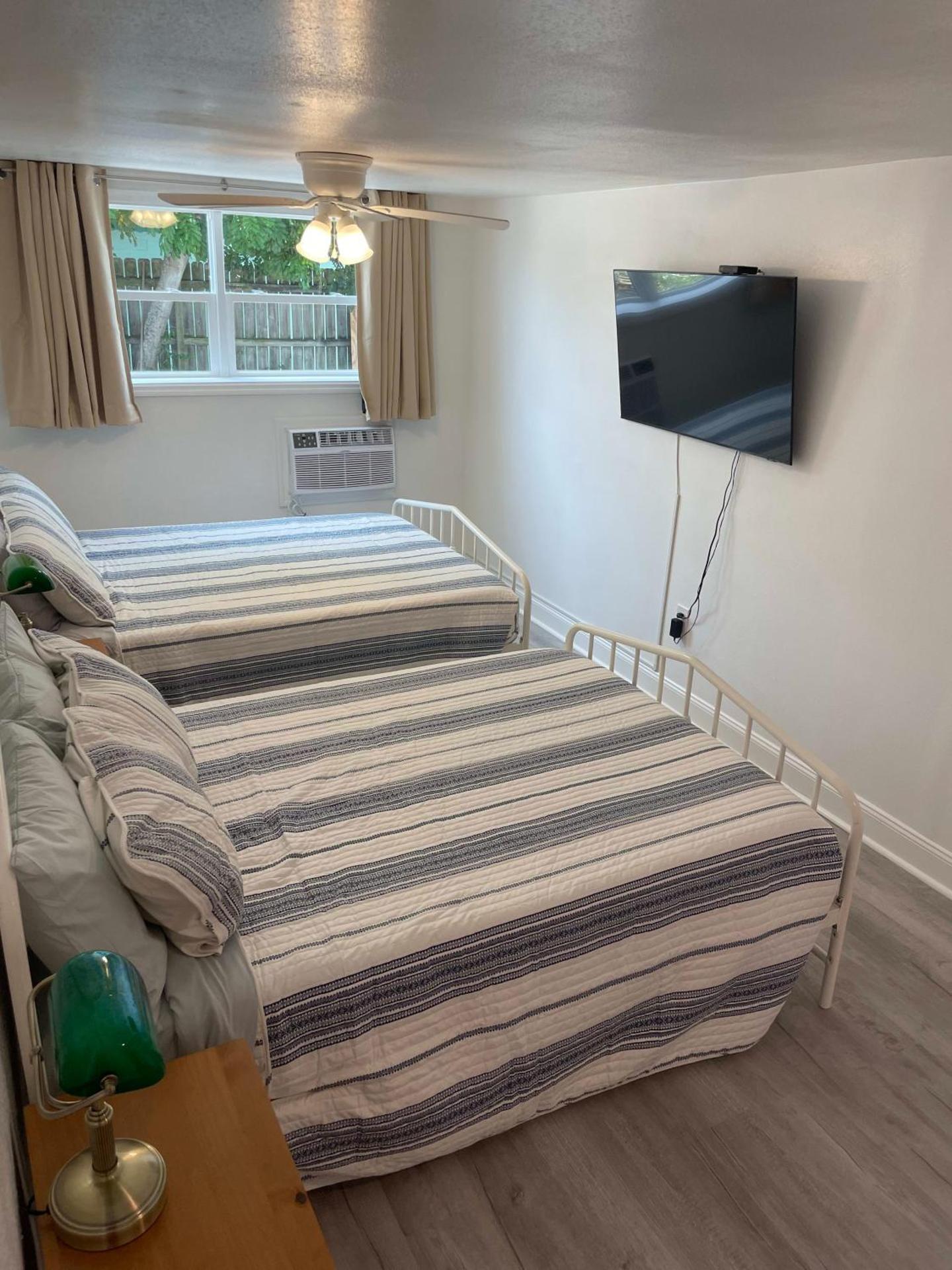 Daytona Shores Inn and Suites