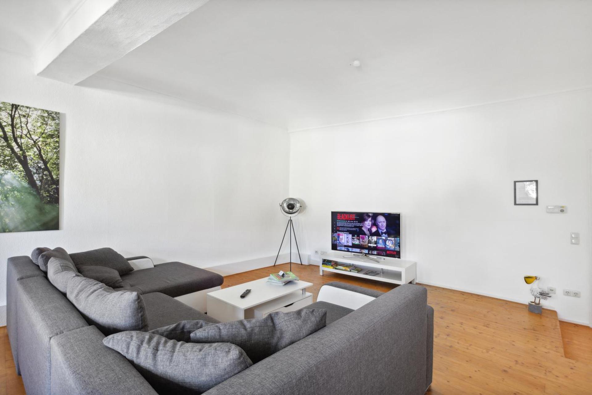 Communal lounge/ TV room