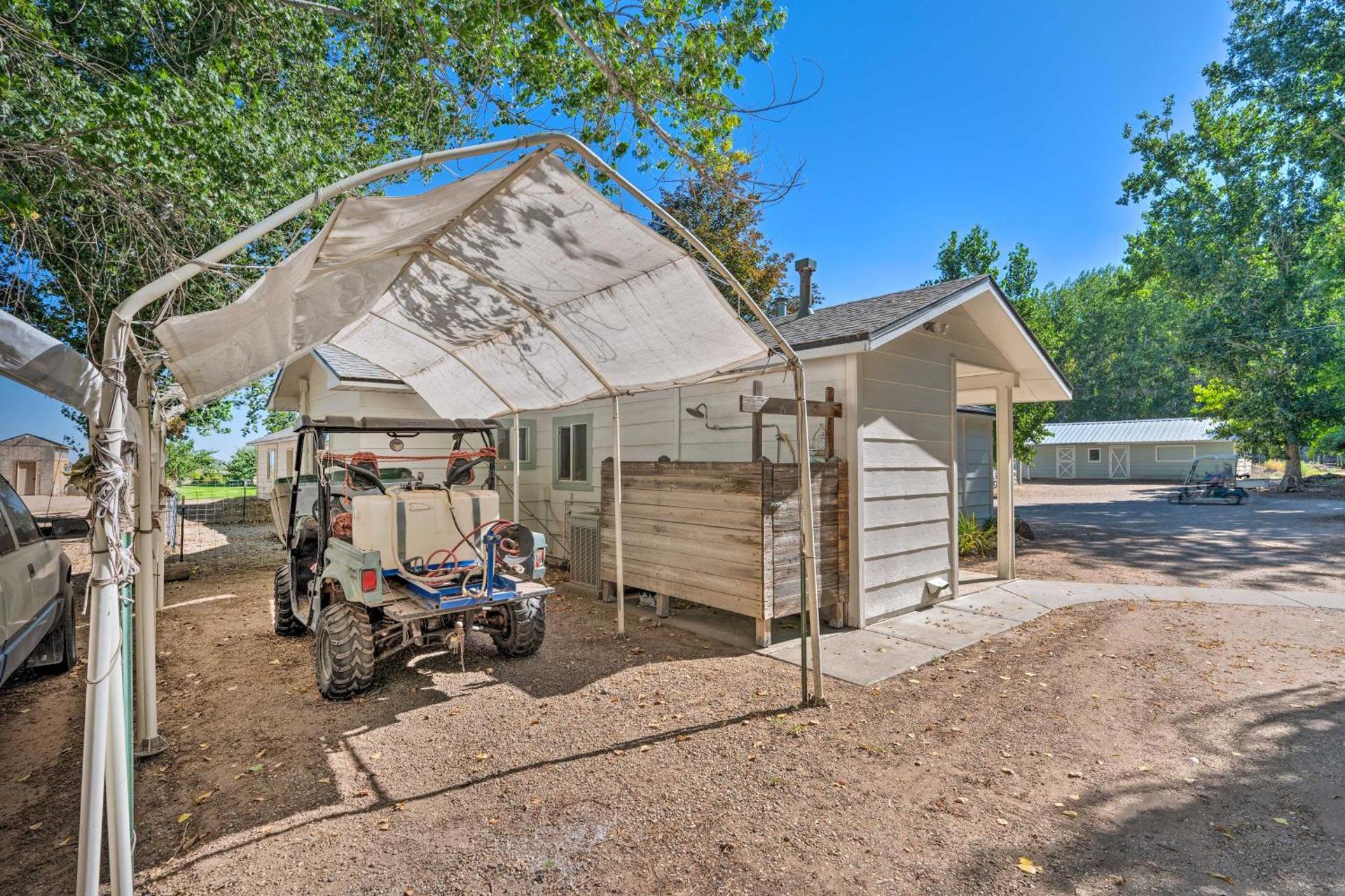 Caldwell Country Home on Quiet Acreage