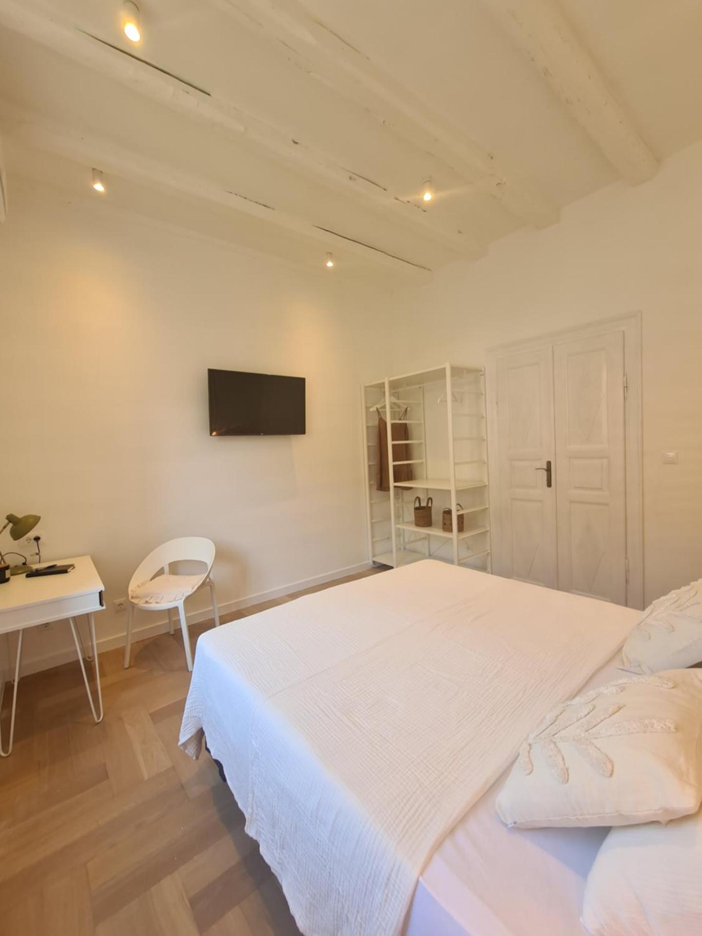 Apartment Tomazina (seaview,central, heritage)