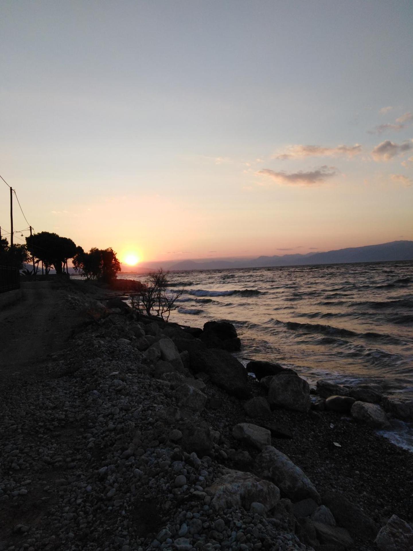 Σπίτι με σοφίτα μπροστά στη θάλασσα