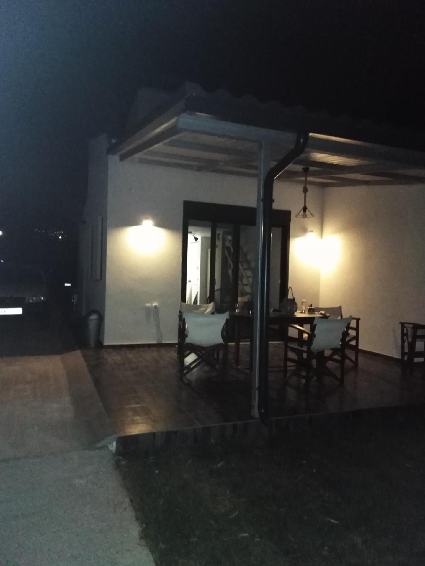 Σπίτι με σοφίτα μπροστά στη θάλασσα