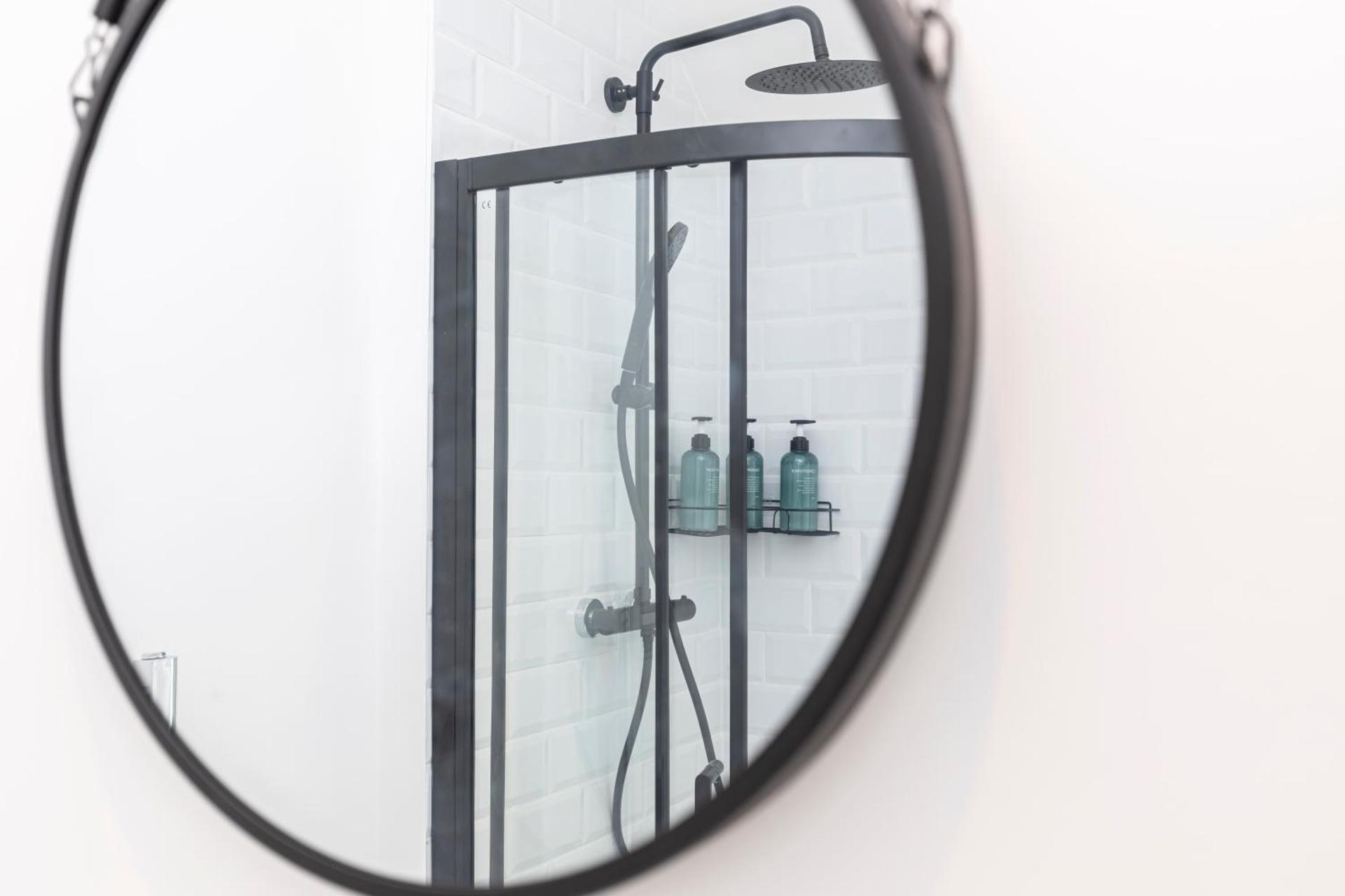 Sleep 10- The Lovely Lymington Lock off.