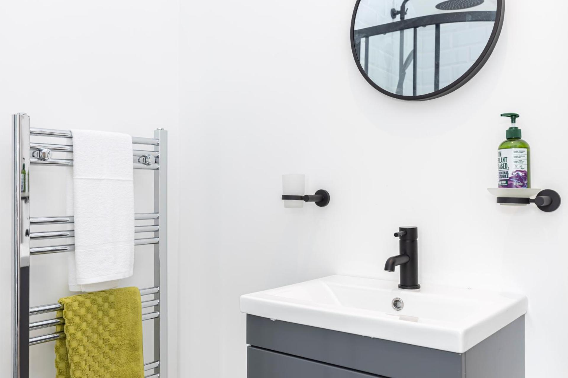 Sleep 10- The Lovely Lymington Lock off.