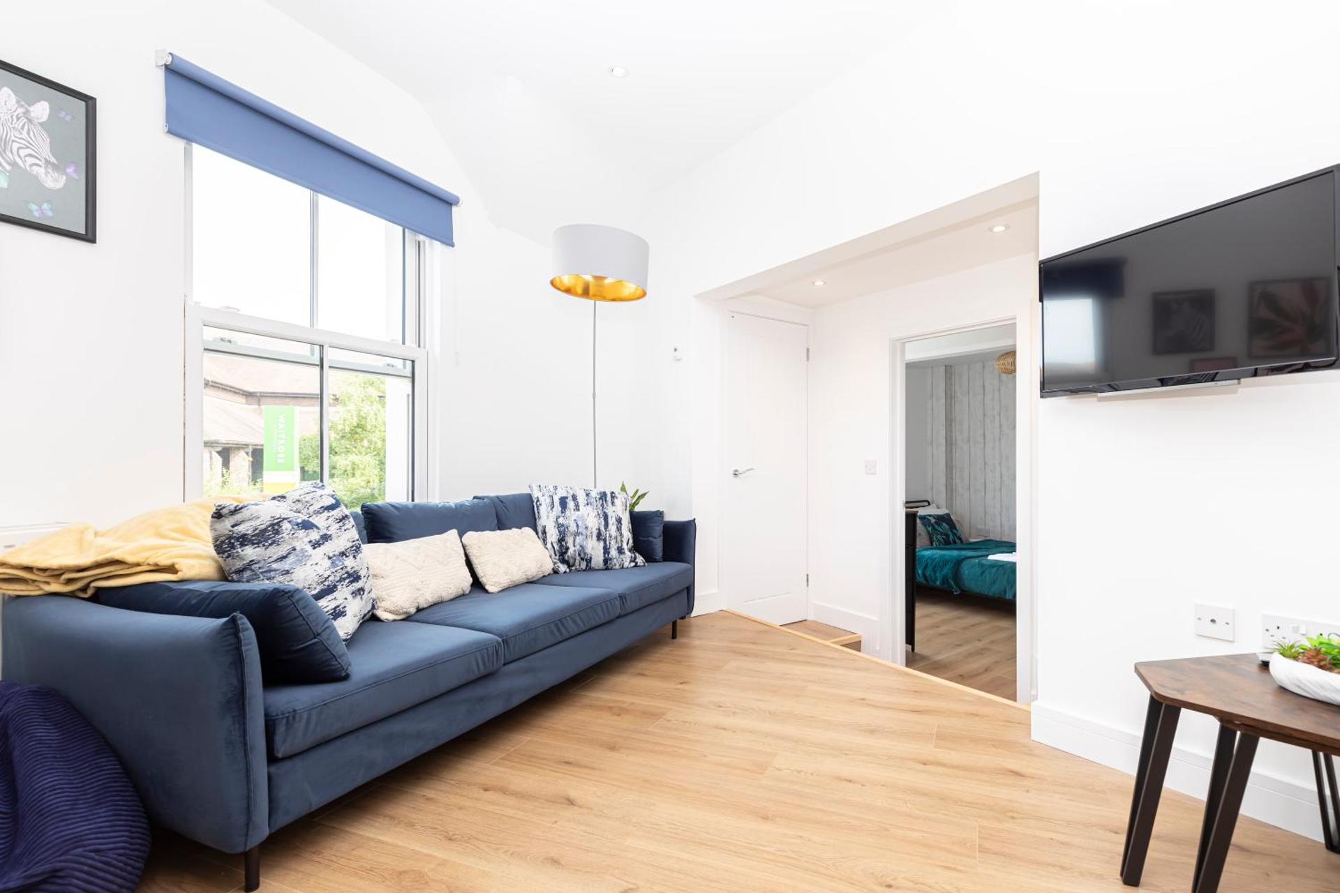 Sleep 10- The Lovely Lymington Lock off.