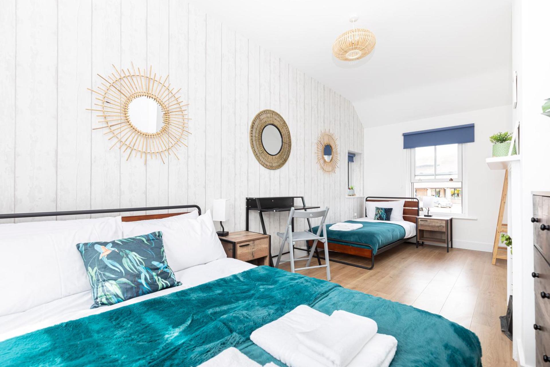 Sleep 10- The Lovely Lymington Lock off.