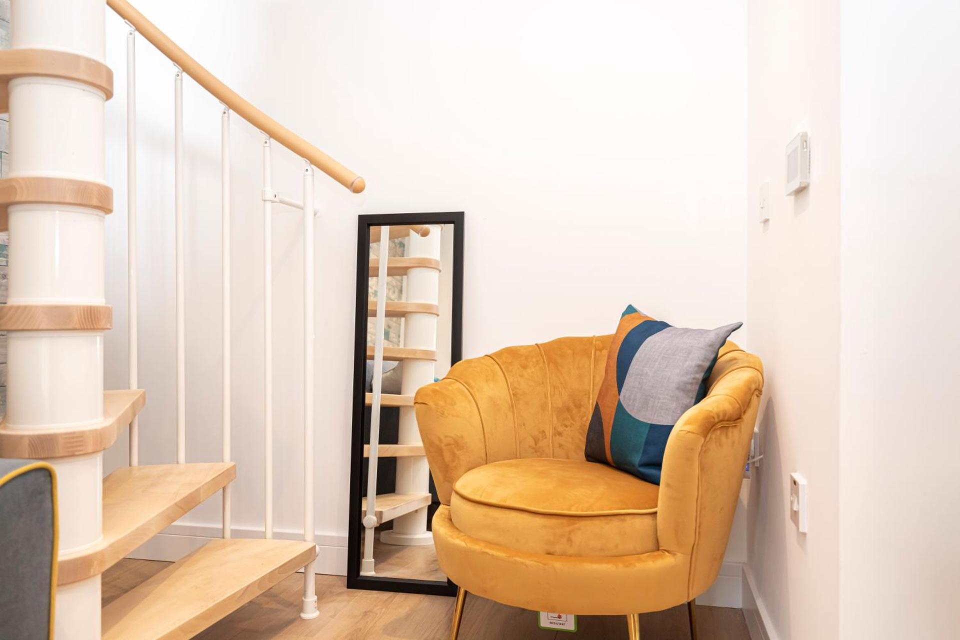 Sleep 10- The Lovely Lymington Lock off.