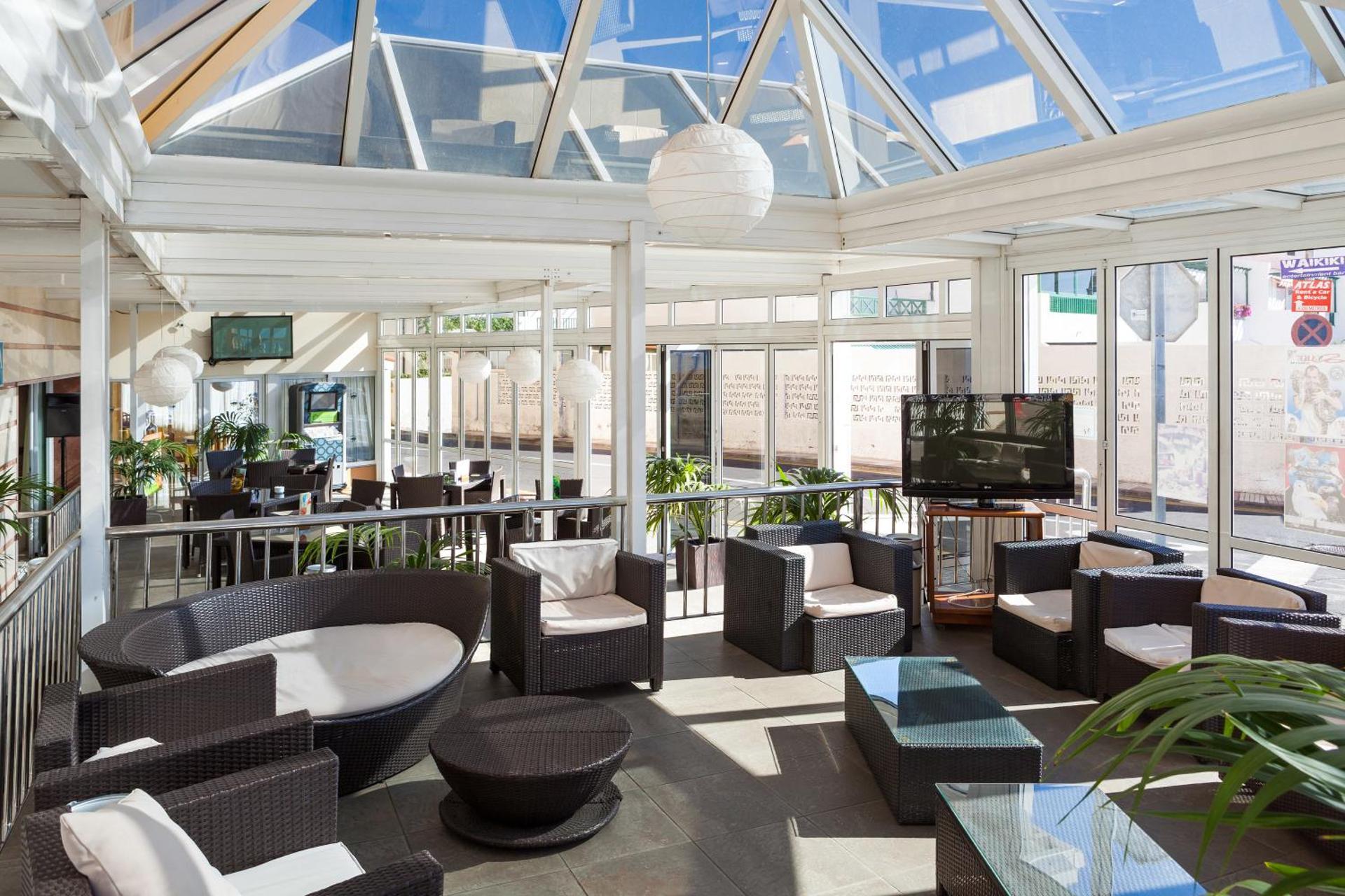 Communal lounge/ TV room