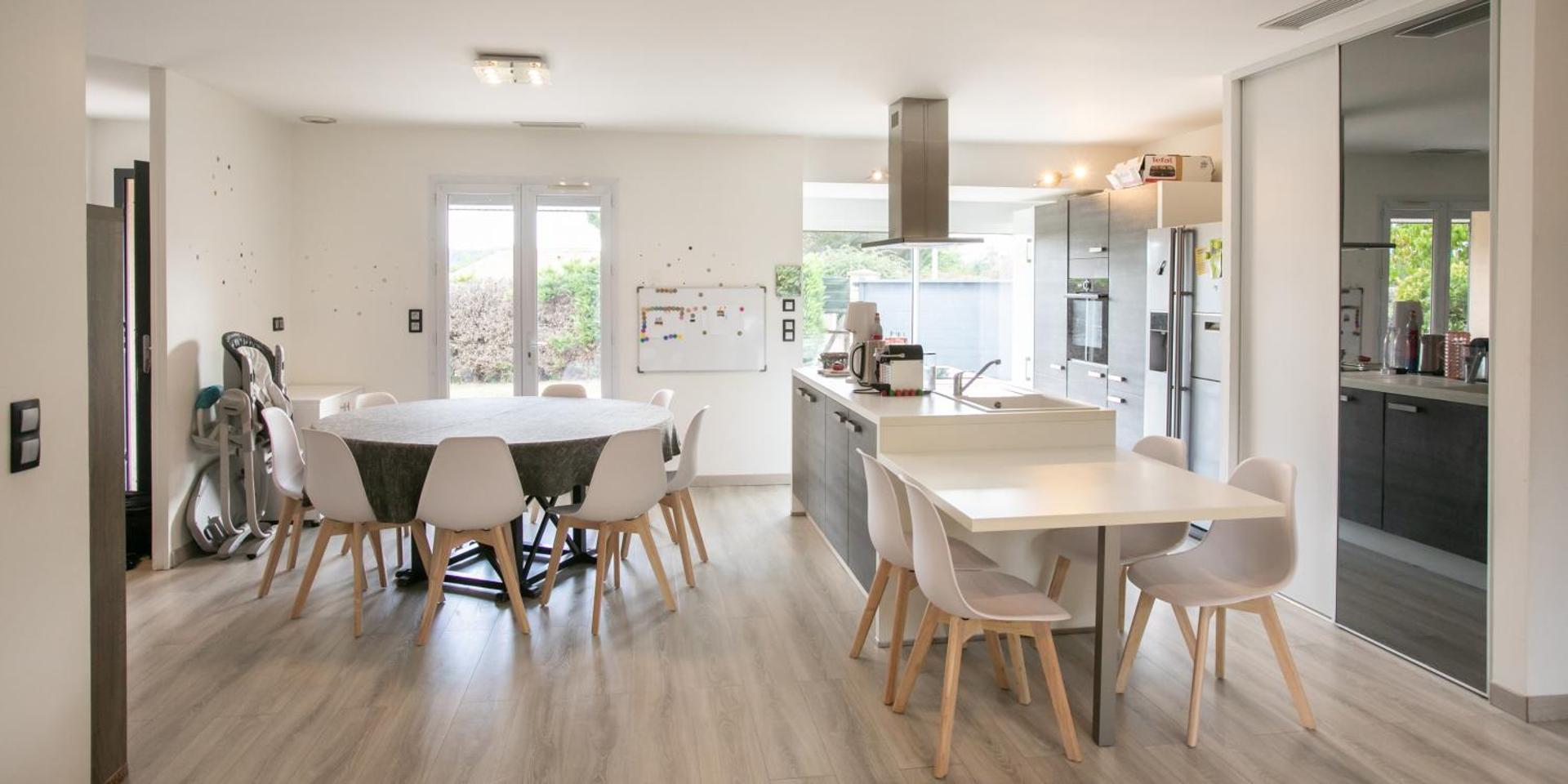 Plain pied climatisé piscine idéalement situé