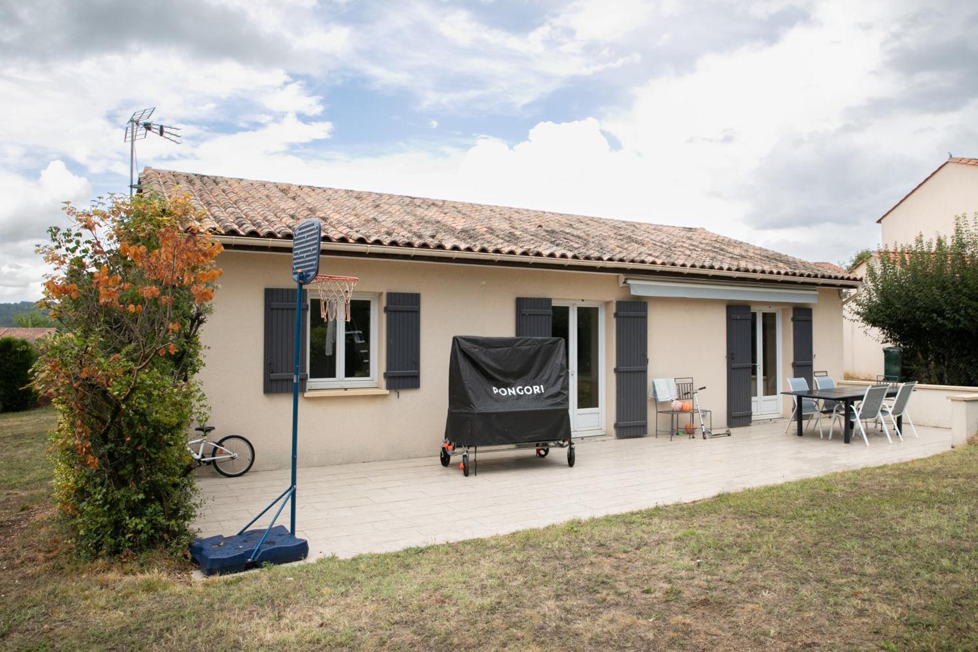 Plain pied climatisé piscine idéalement situé