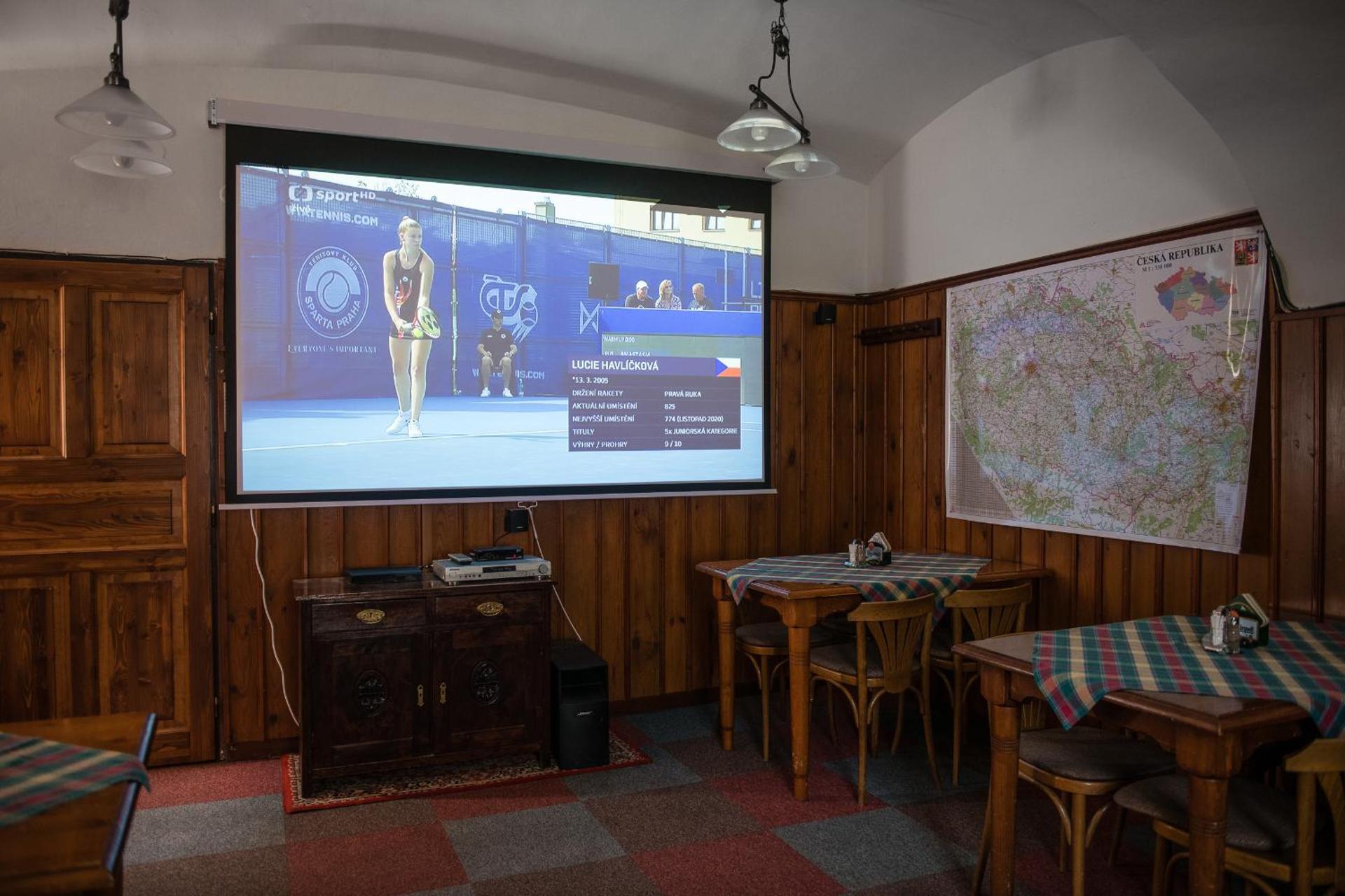 Communal lounge/ TV room