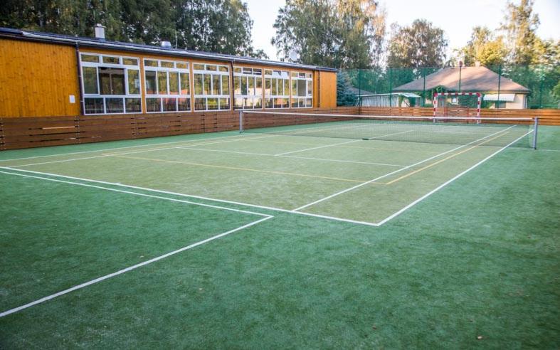 Tennis court