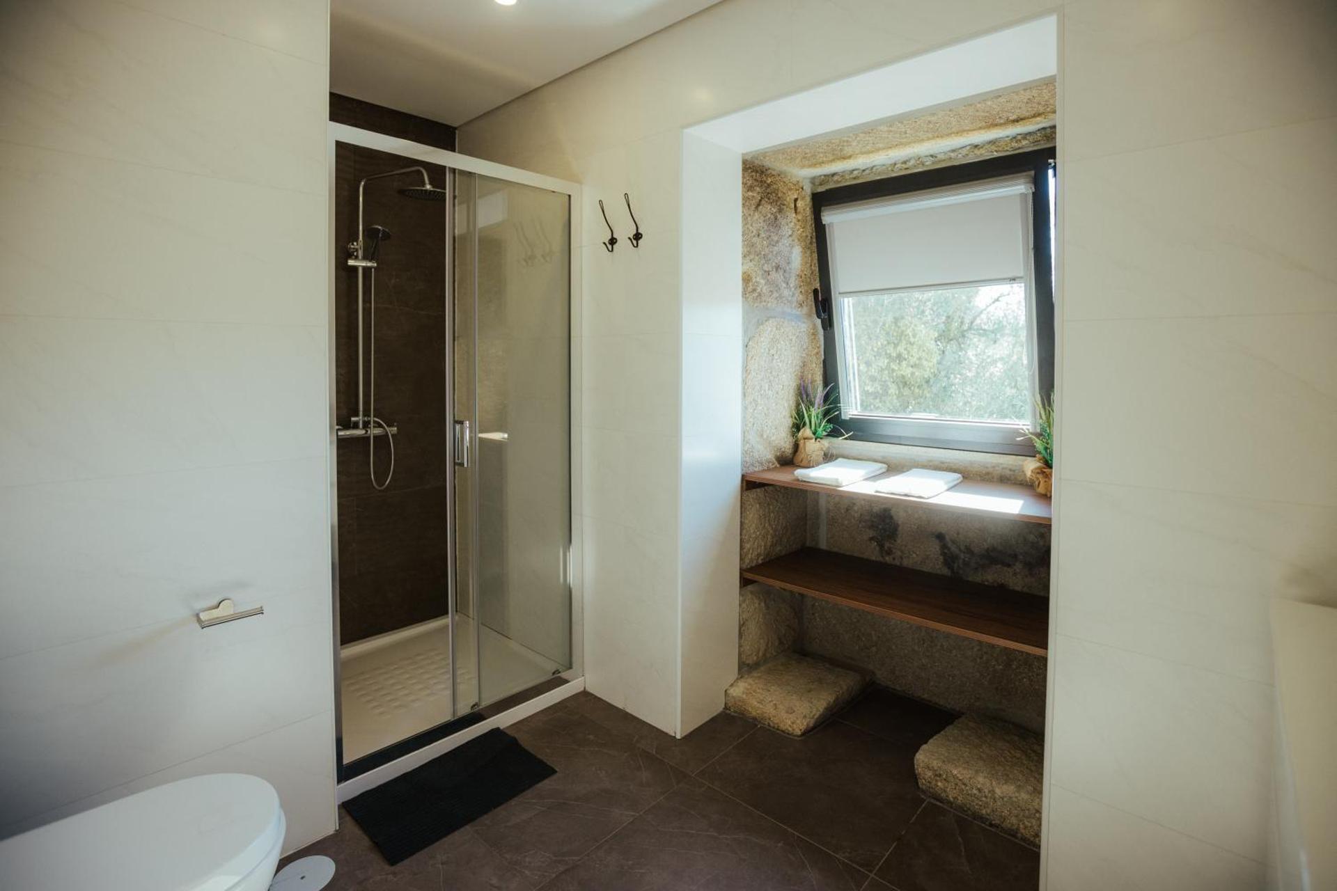 Casa da Vila - Pool & Hot Tub with Mountain View in Gerês