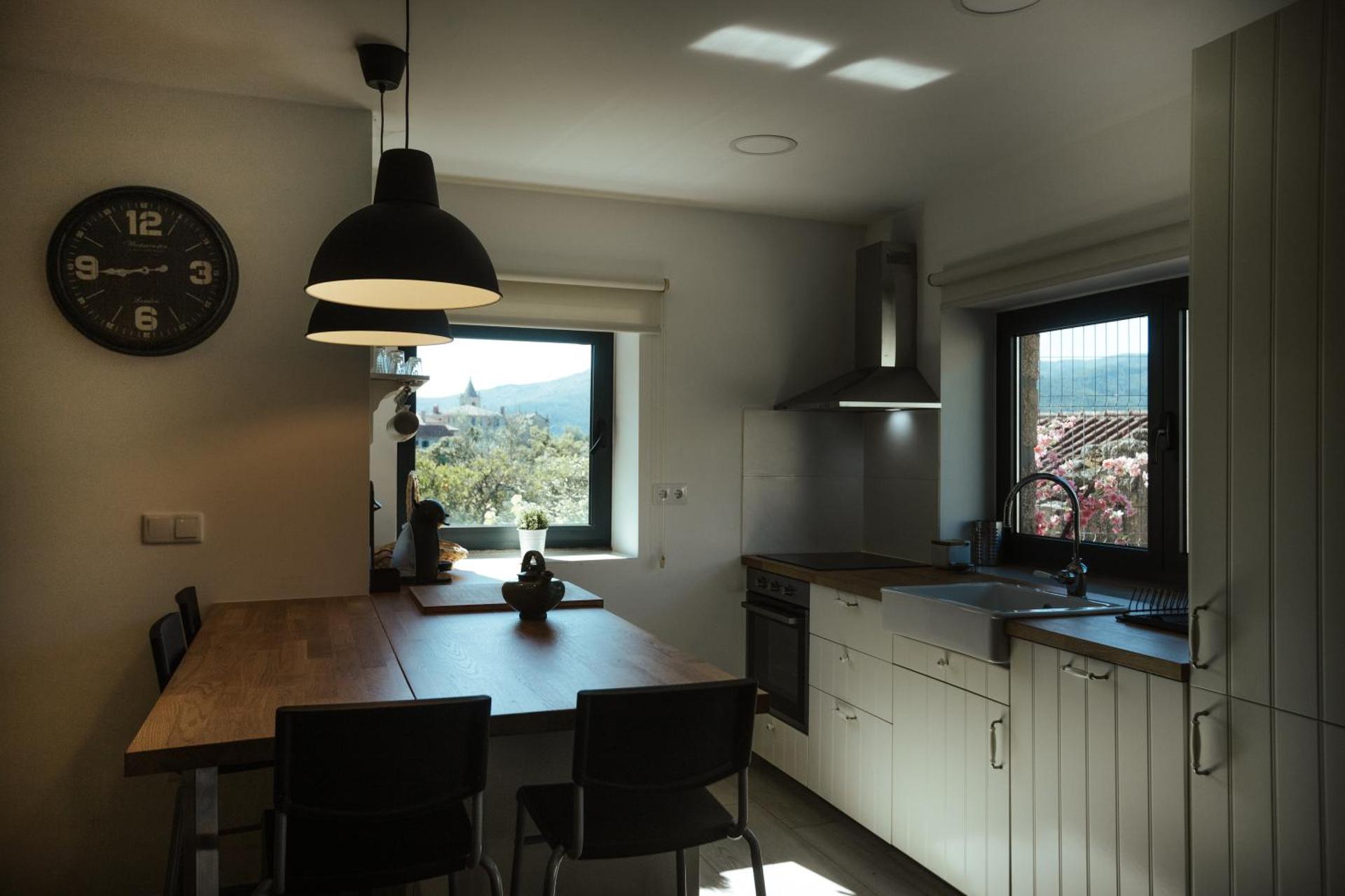 Casa da Vila - Pool & Hot Tub with Mountain View in Gerês