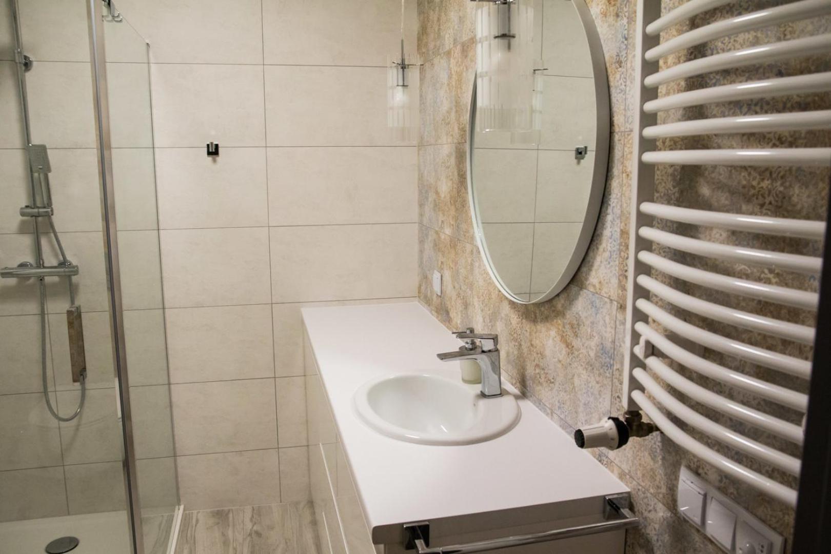 Miodowa Faktoria 5 by Rentoom