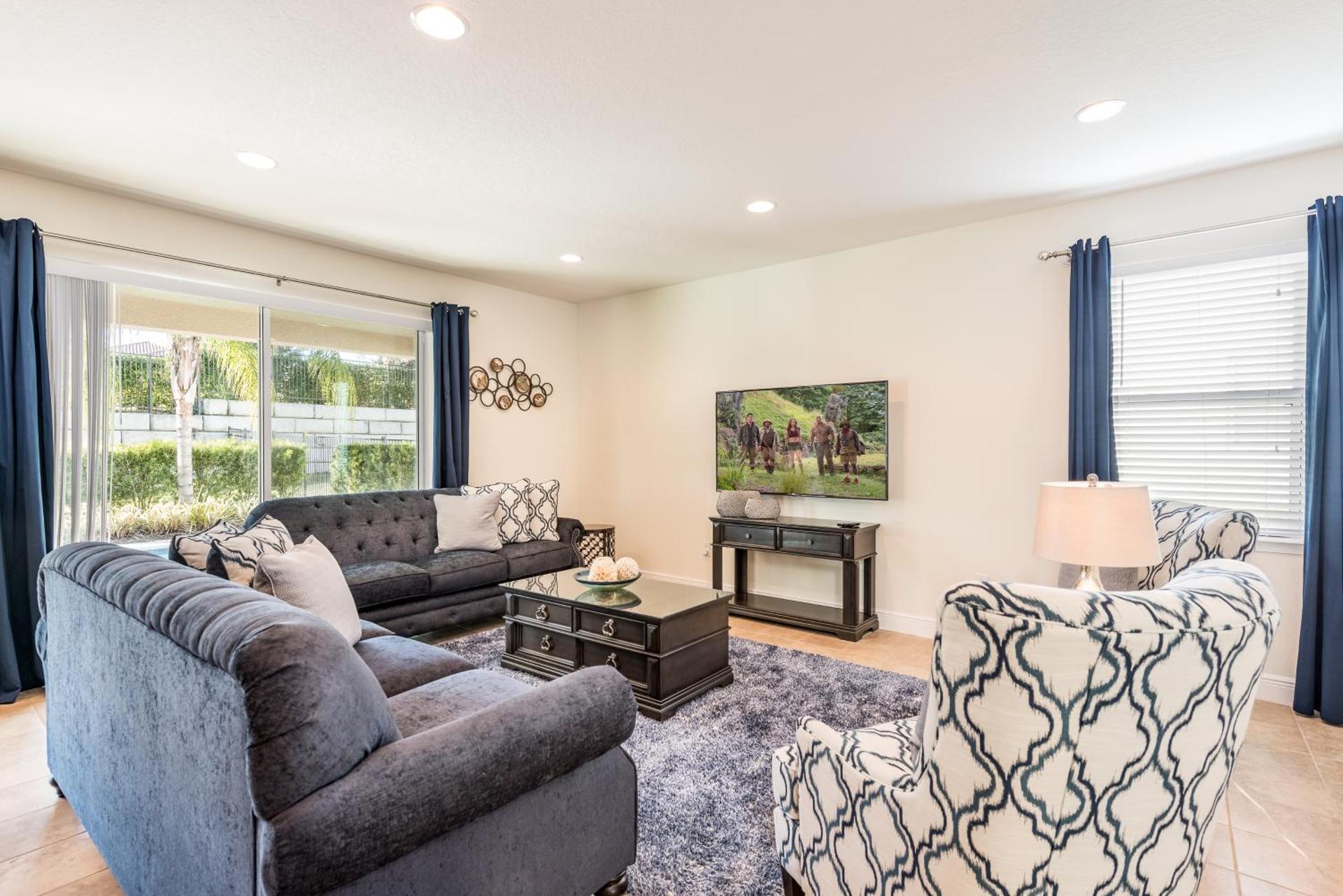 Communal lounge/ TV room