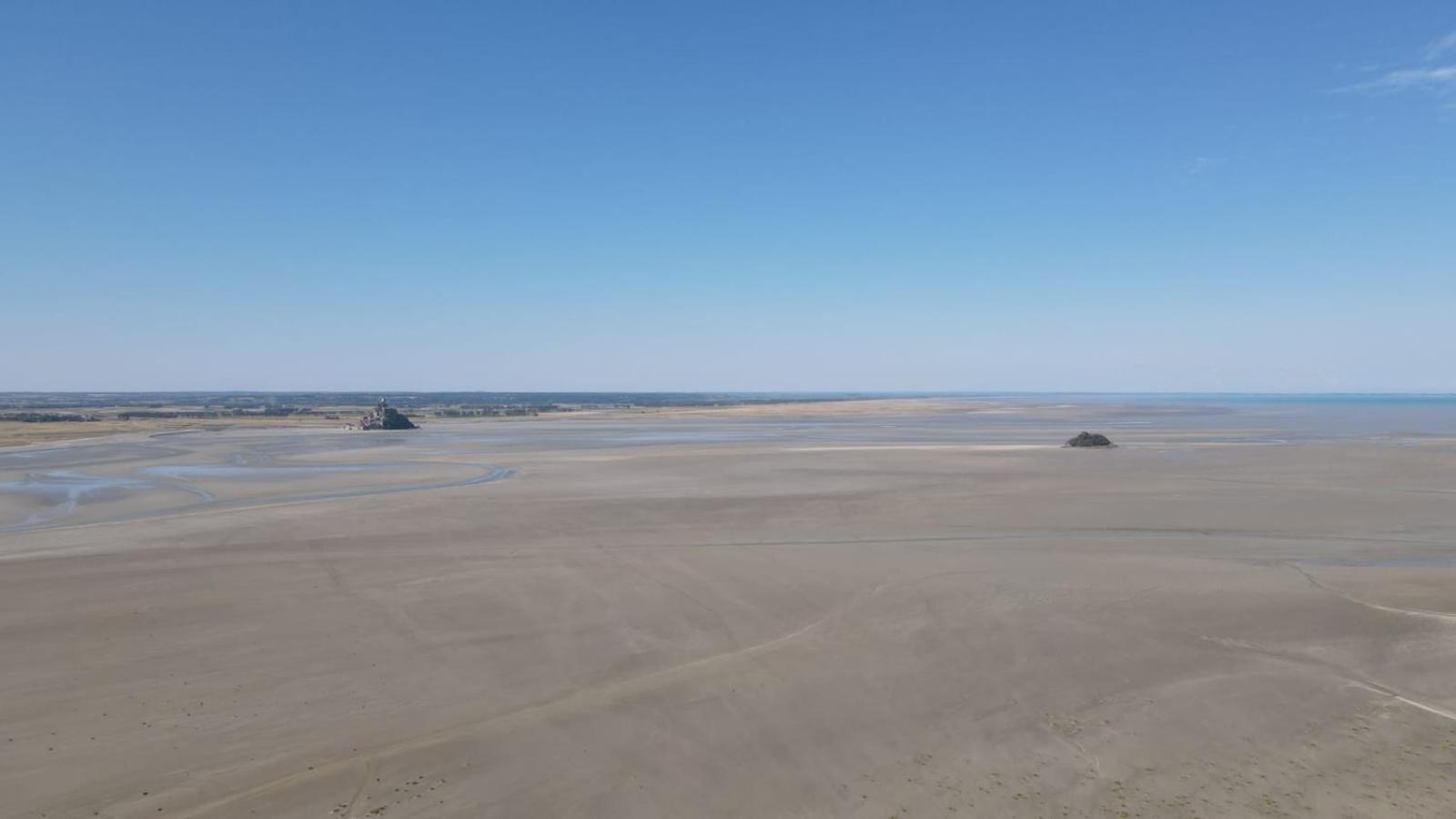 Gîte de charme "La Maison Saint-Leonard" avec piscine, SPA, vue sur le Mont Saint-Michel