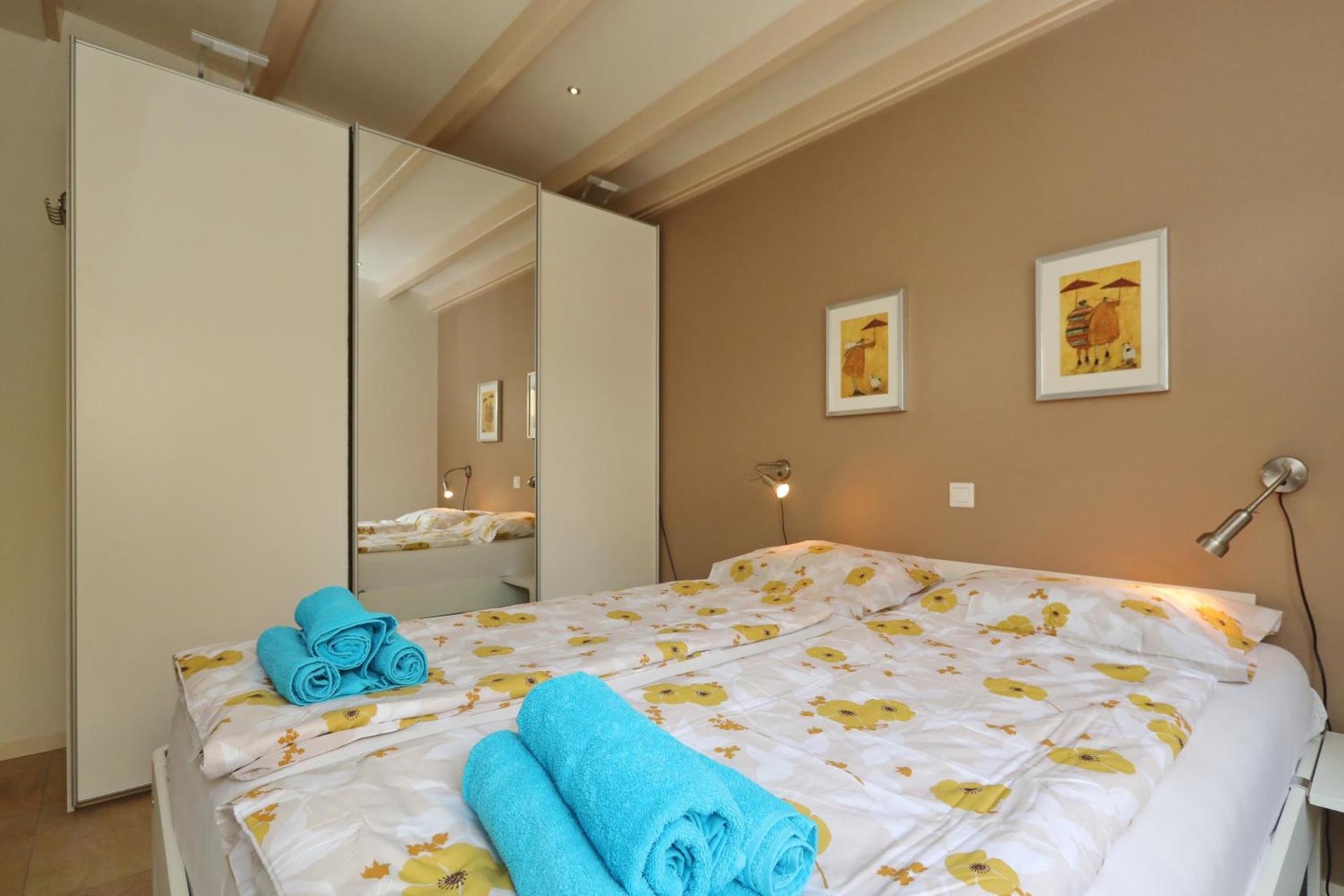 Sunnybeachhouse aan het bos, tussen zee en meer.