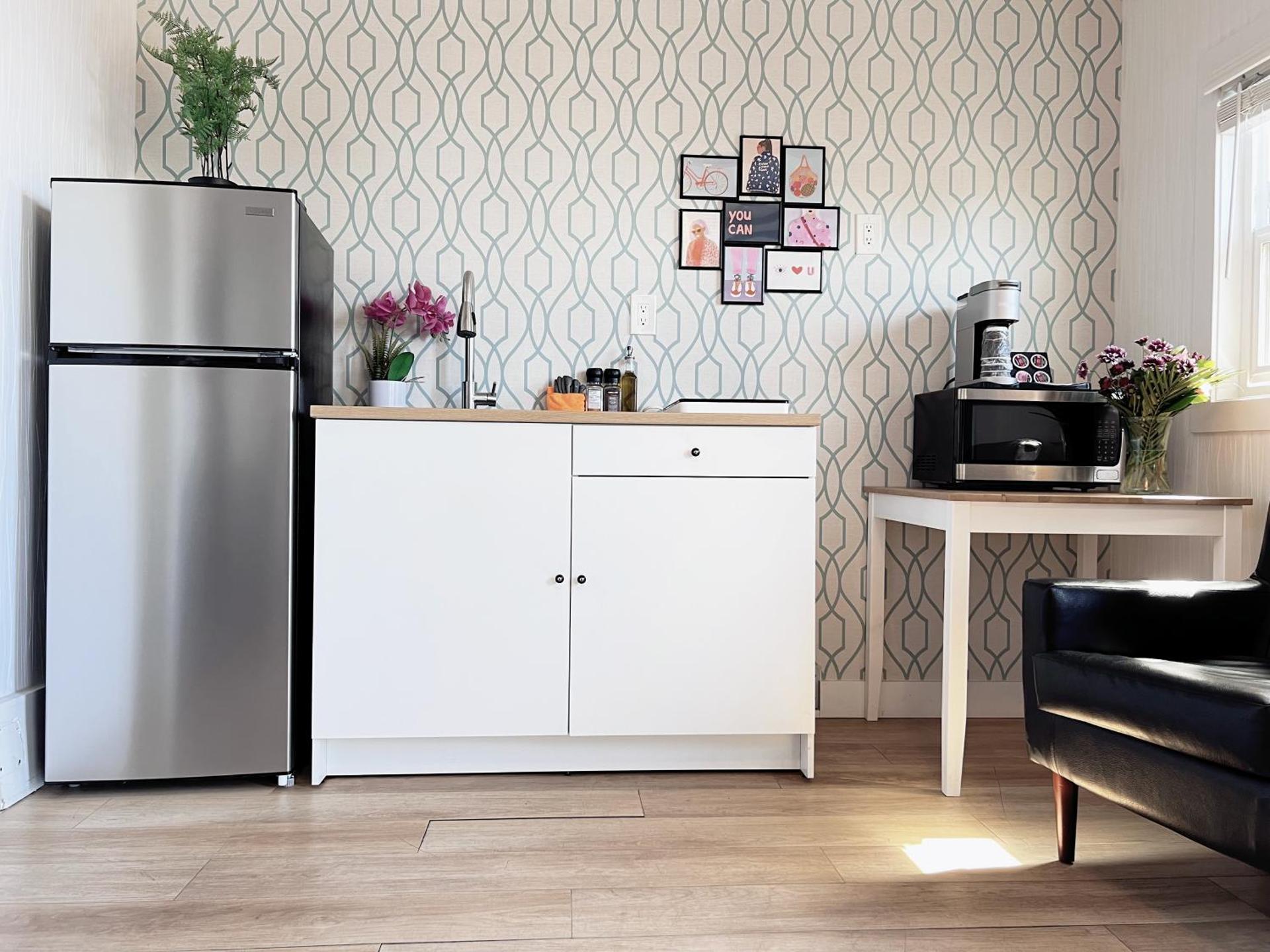 Kitchen or kitchenette