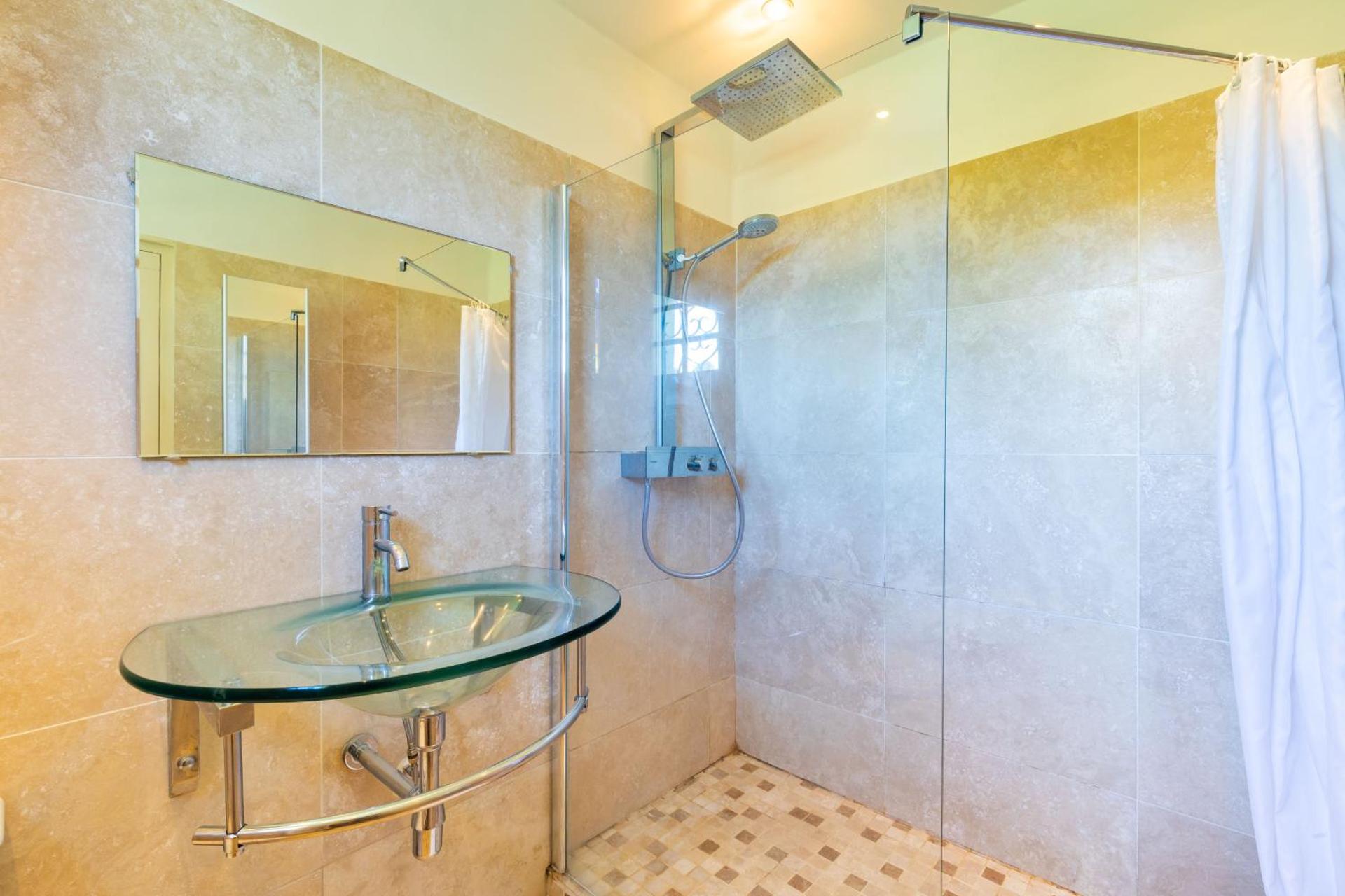 Le Gite du Chevreuil, 200 Mètres de BEAUVAL