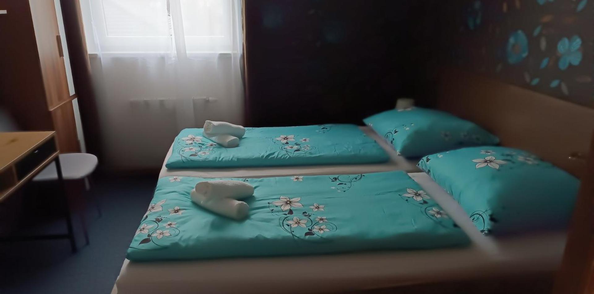 Restaurace a Penzion U Lesa