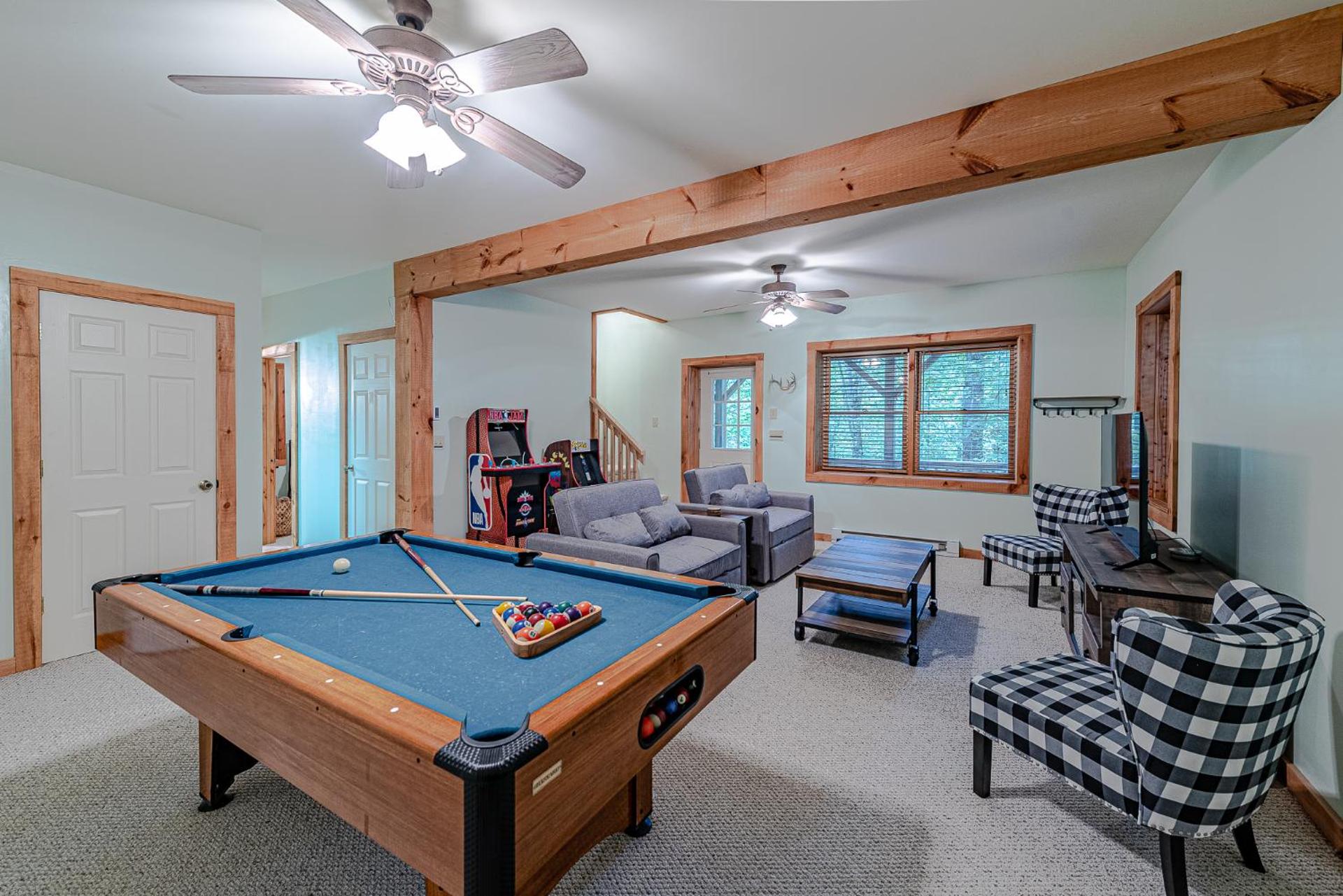 Bear Pause Cabin 3 BR/3BA Amazing view of the Lake