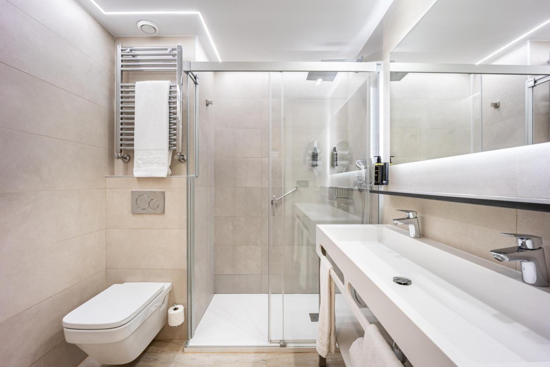 Premium Double or Twin Room with Front Sea View (1 Adult)