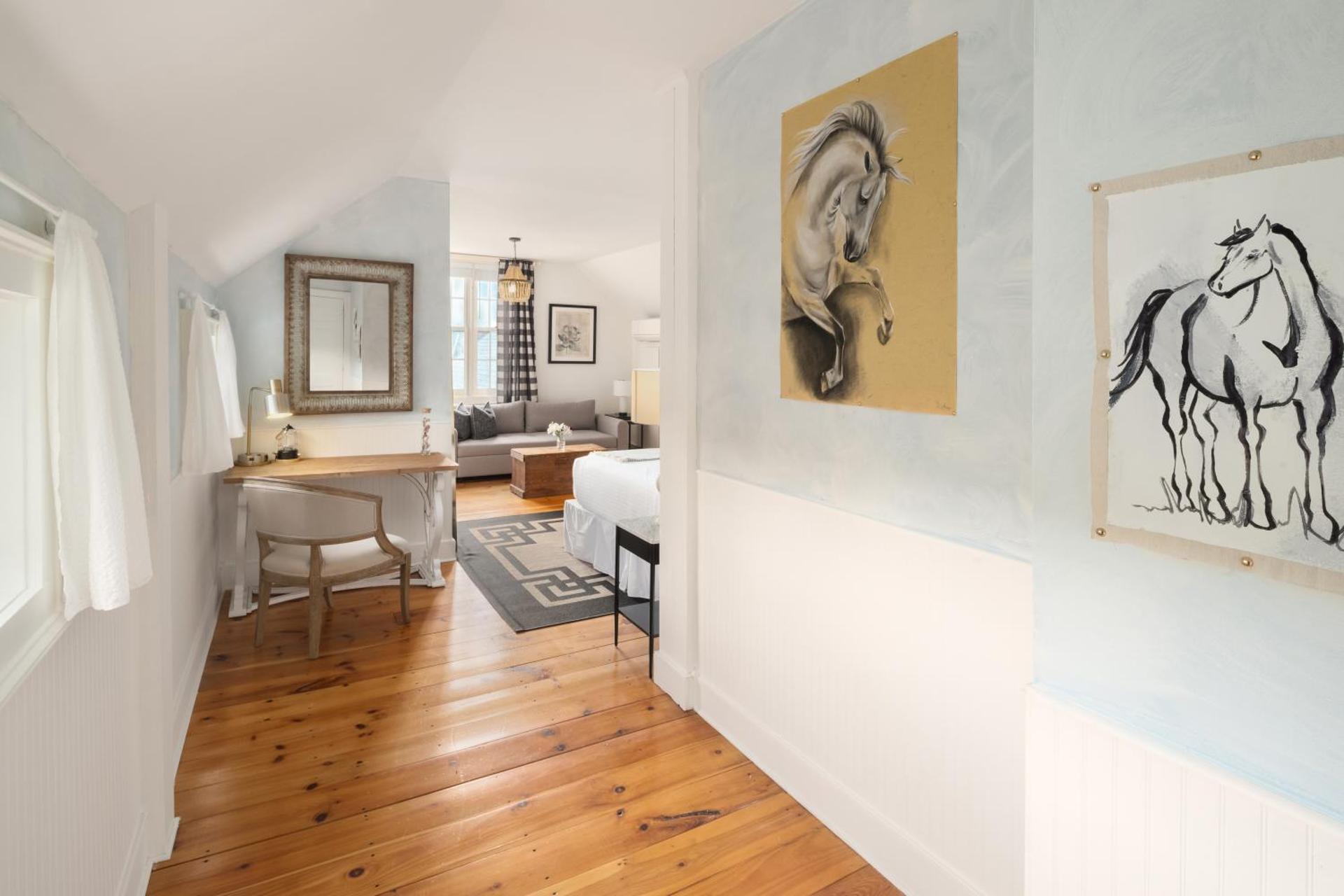 Photo of the whole room