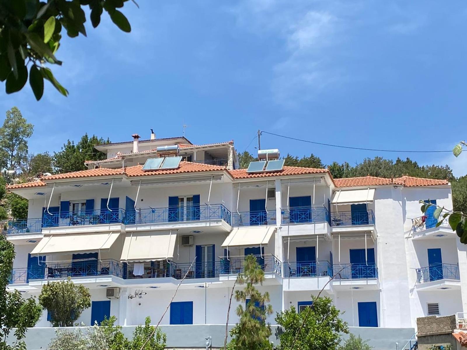 Matina Apartments Tyros