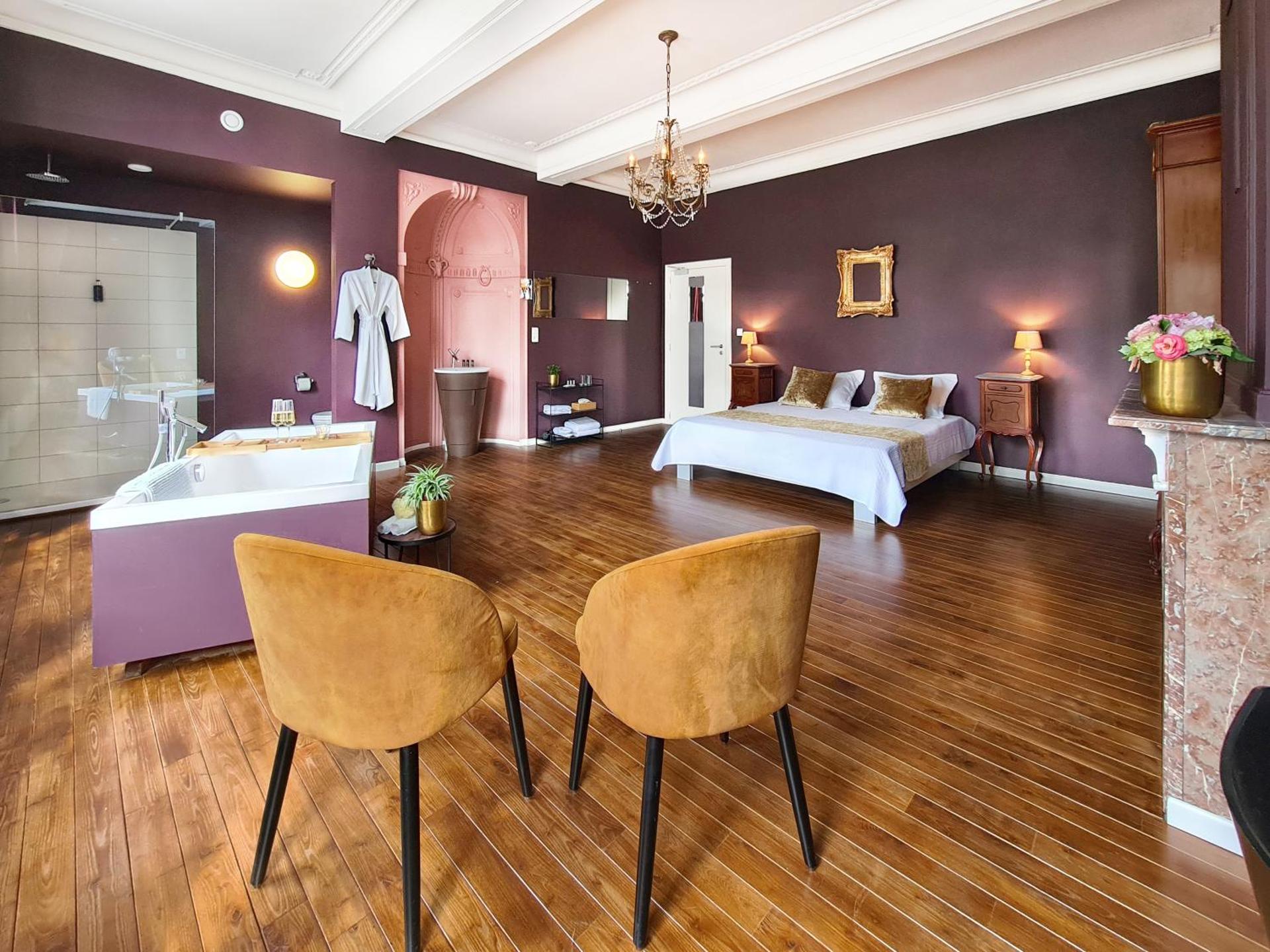 Photo of the whole room