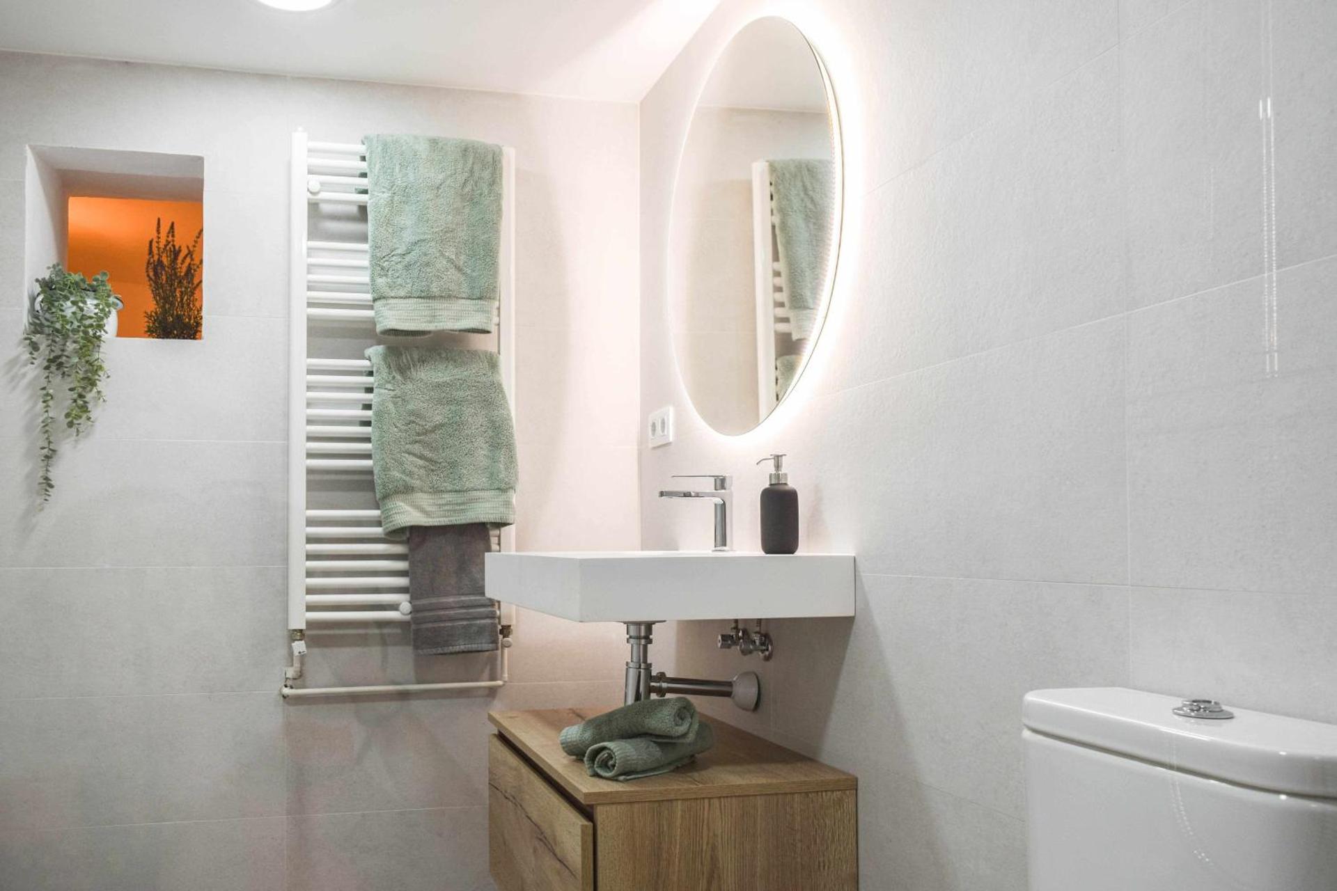 Casa Besalú - Estudio en el centro del pueblo