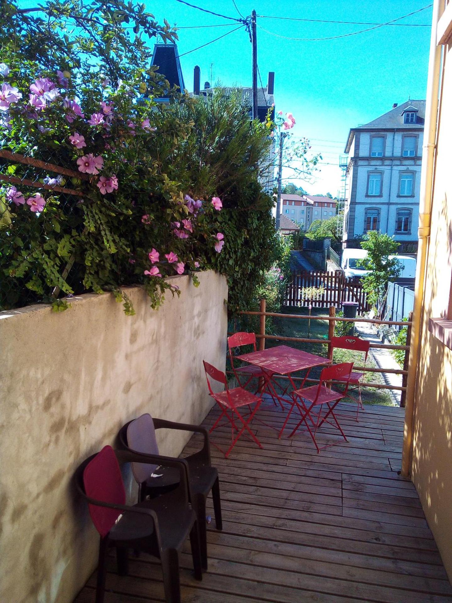 L'OASIS maisonnette centre ville 3 chambres terrasse espace vert privé parc sainte croix center parc 20 minutes