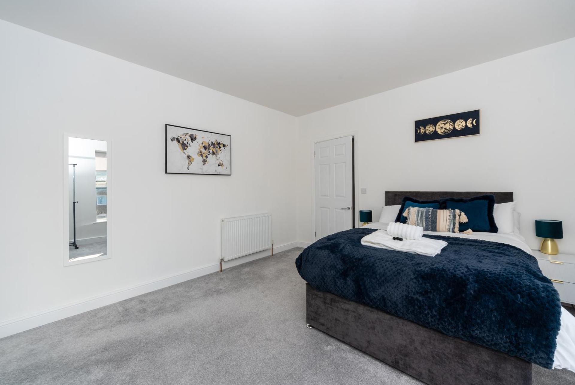 Sea Views Modern Two Bedroom Apartment