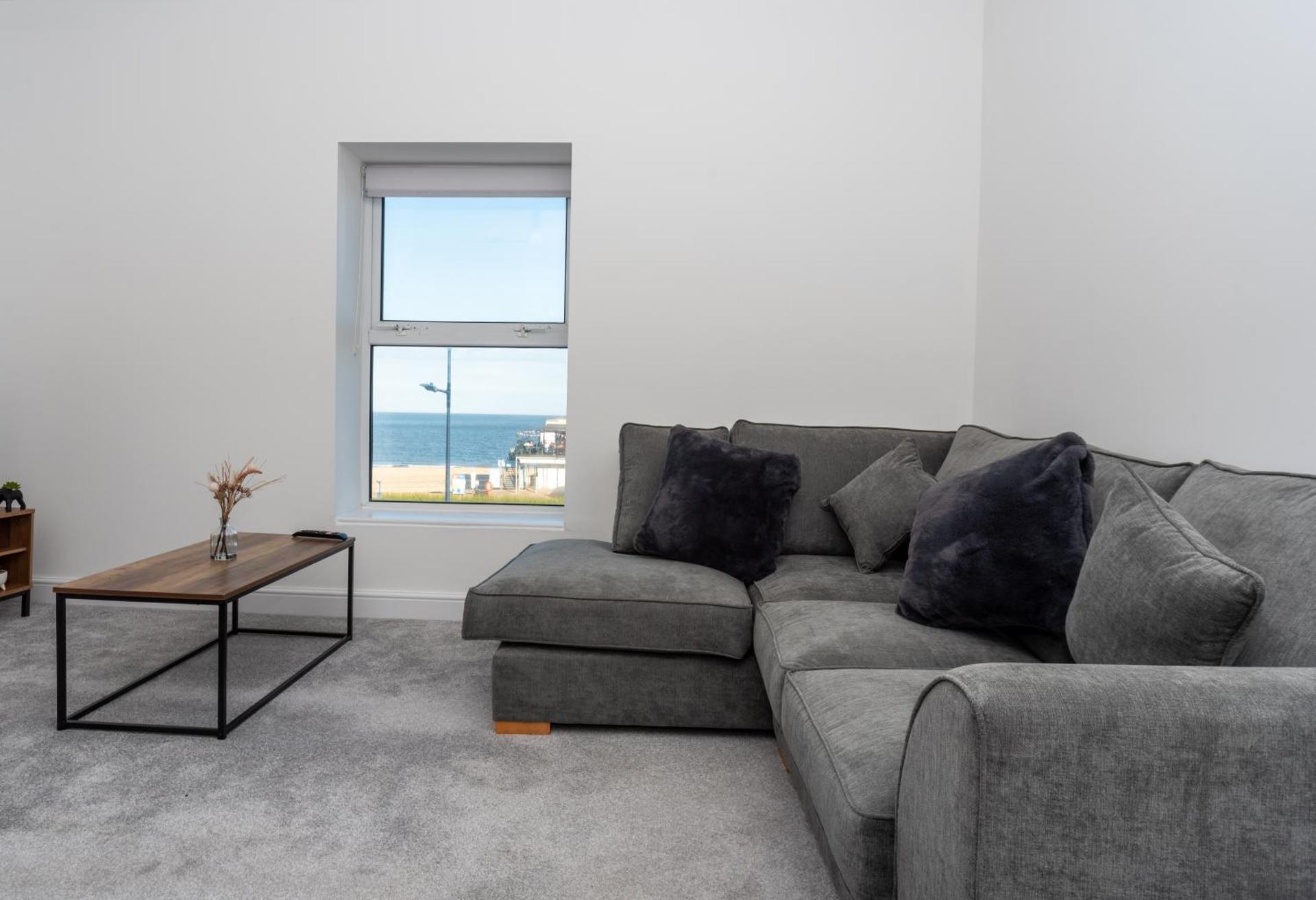 Sea Views Modern Two Bedroom Apartment