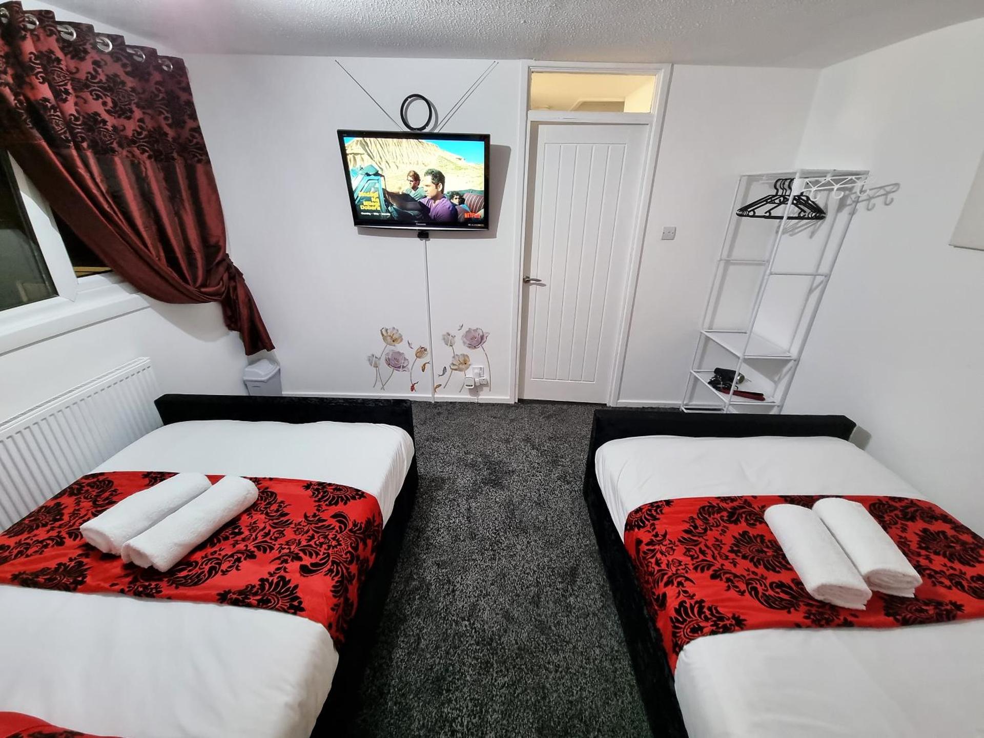 *10OR* Setup for your most relaxed & amazing stay + Free Parking + Free Fast WiFi *