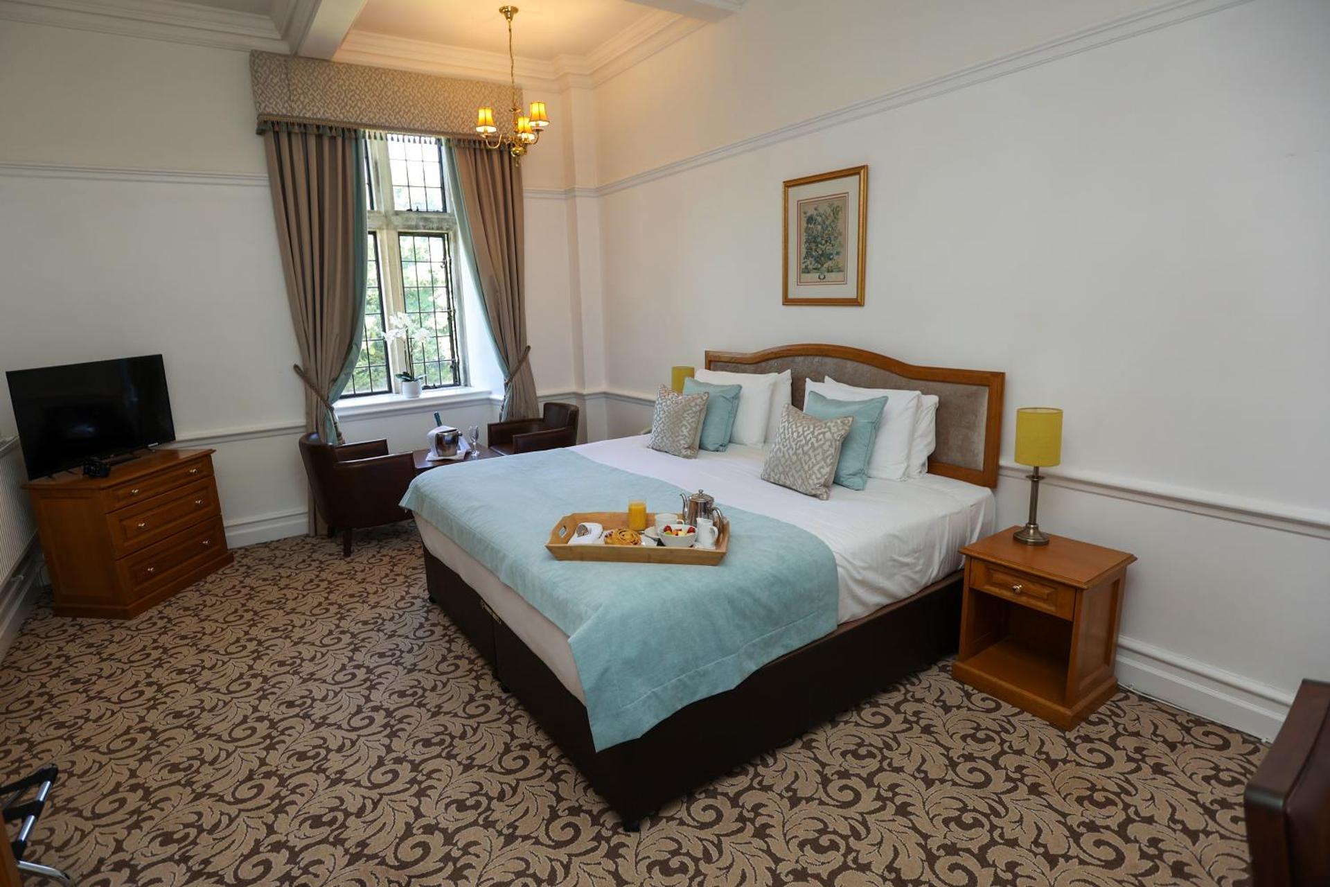 Deluxe King Room - Non-Smoking