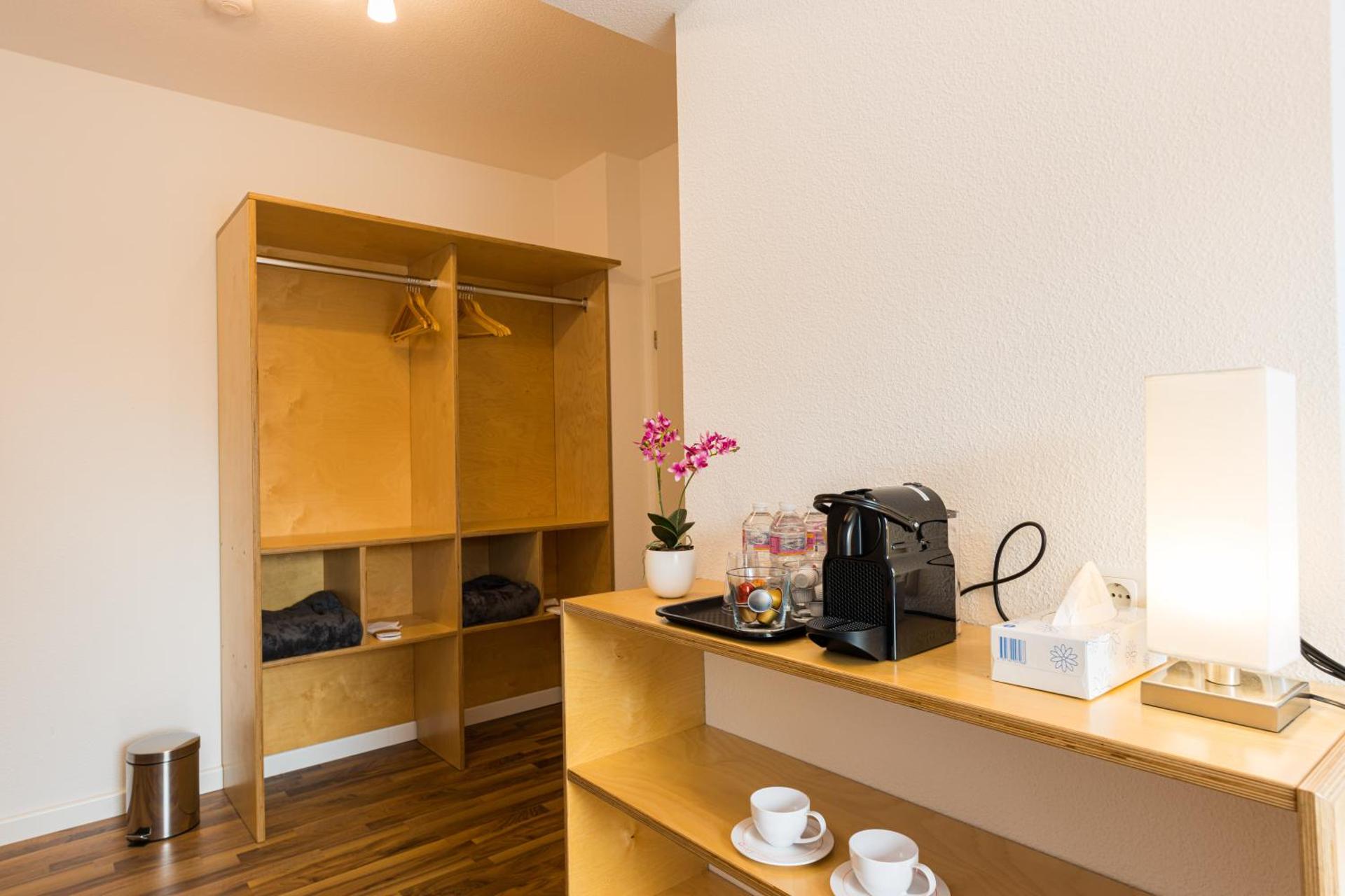 Coffee/tea facilities