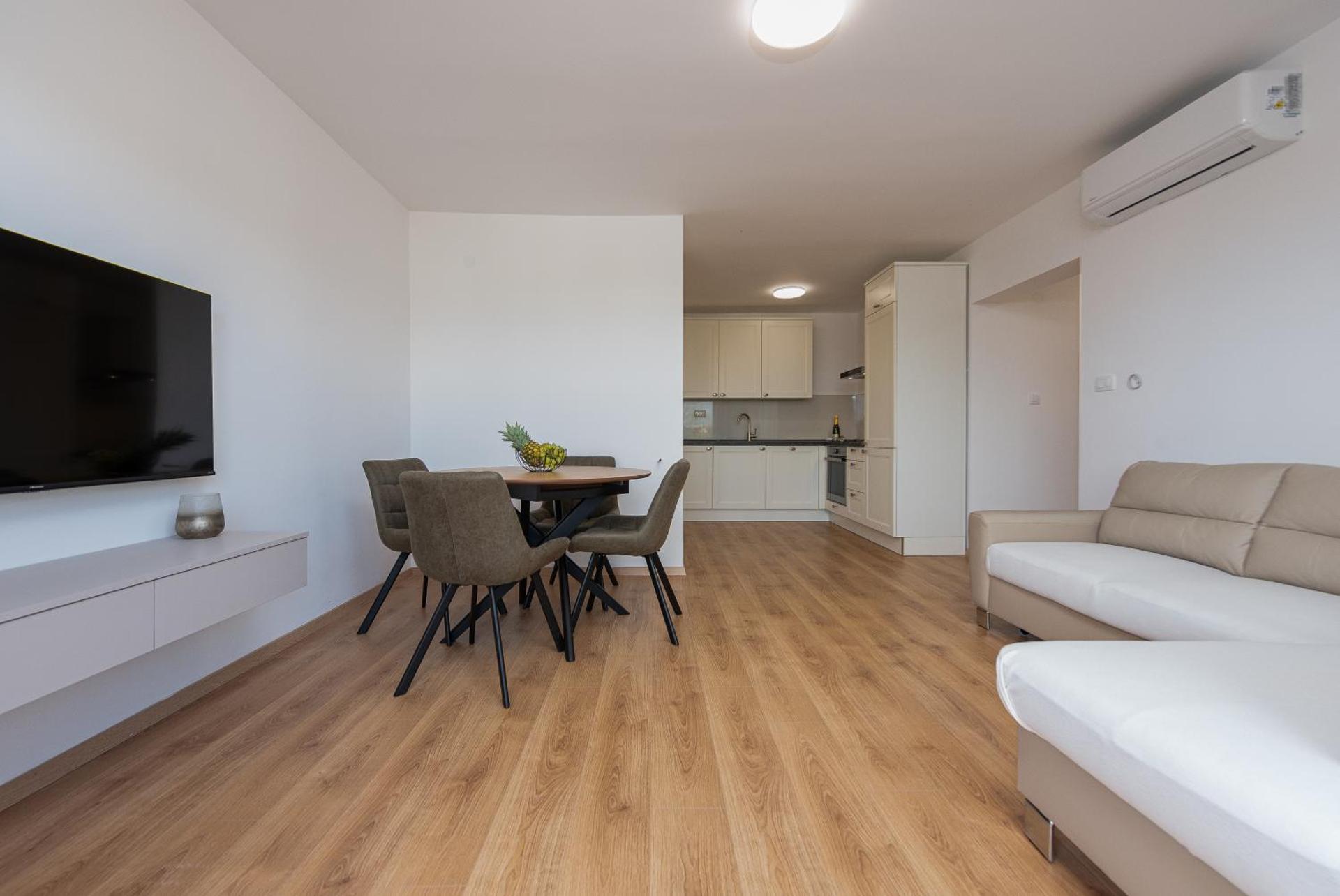 Two-Bedroom Deluxe Apartment with Balcony