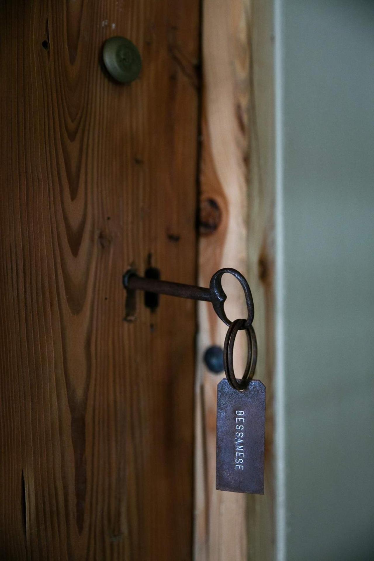 Logo/Certificate/Sign