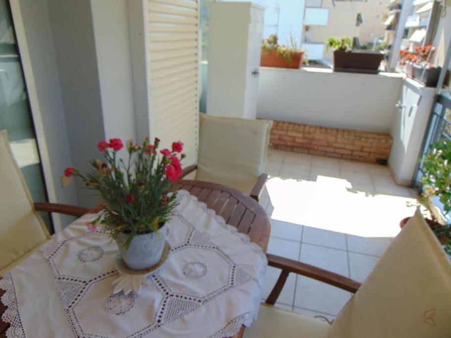 Lovingly restored apartment Galatsi