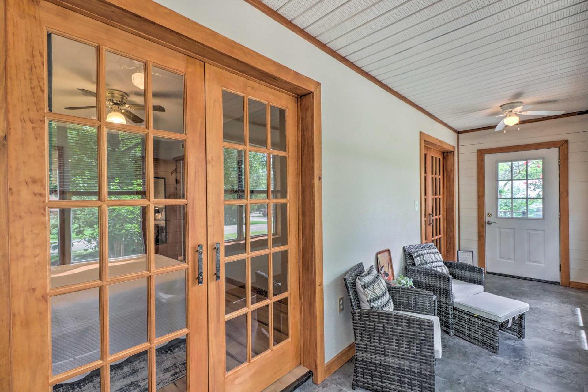 Mountain View Home Steps to Amphitheater Park