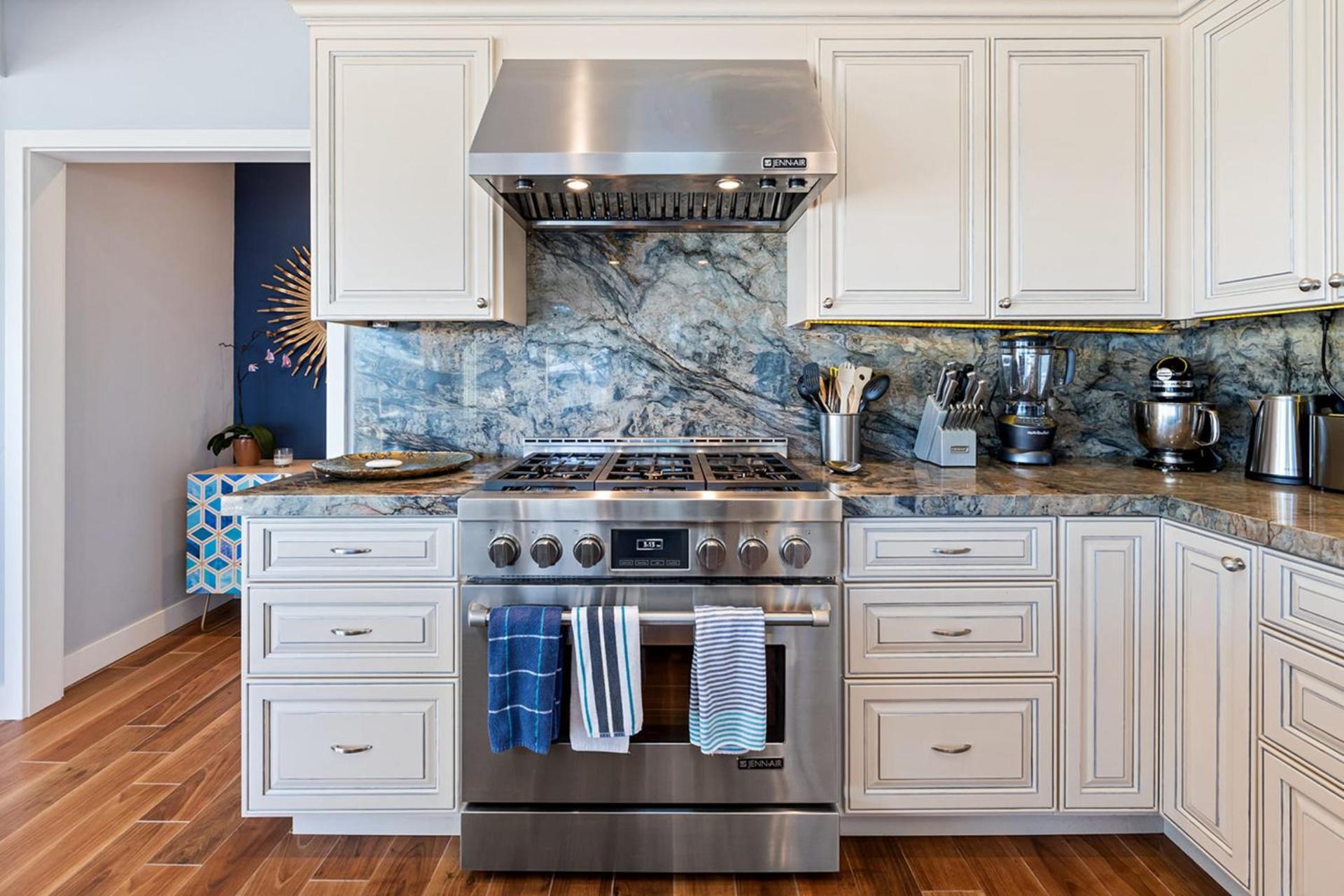 Entire Private Coastal Retreat - Spectacular Ocean Views wHot Tub