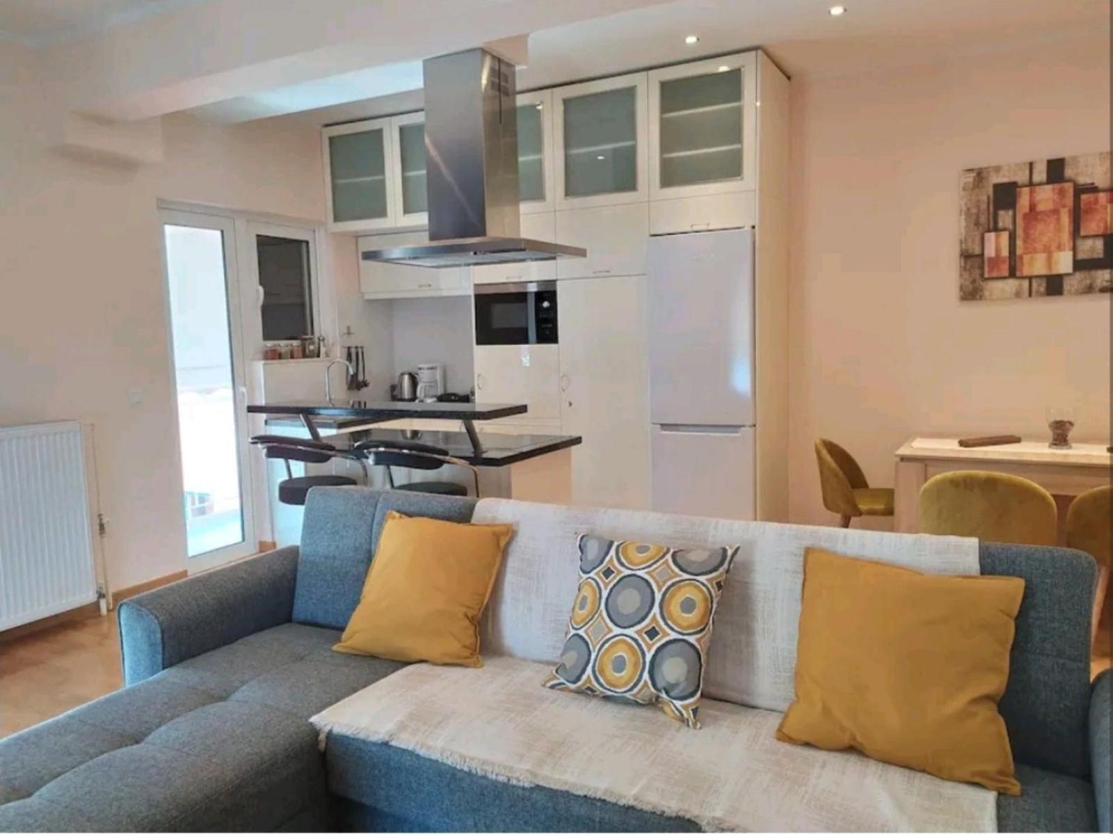 Stylish -Modern Apartment heart of Marousi