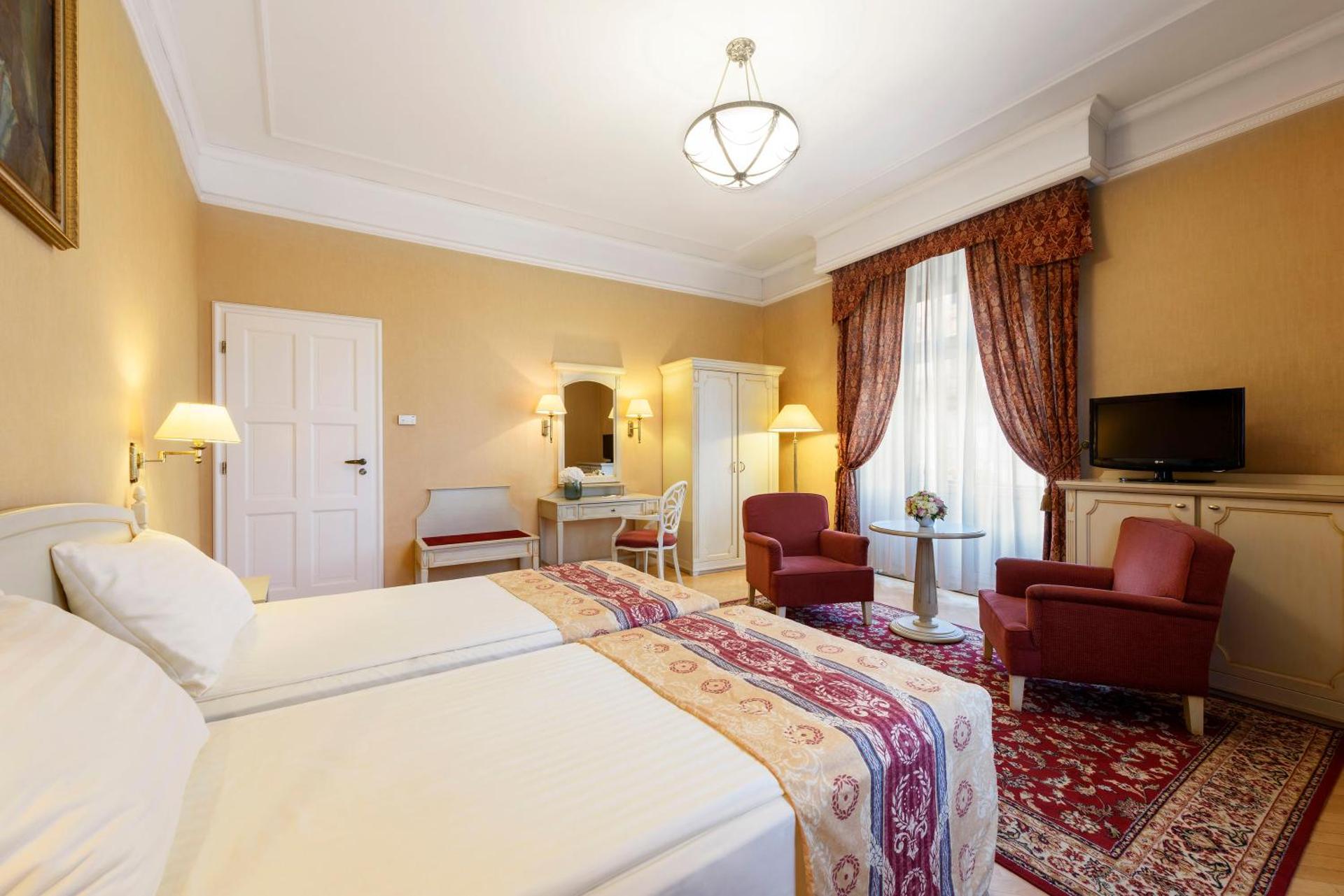 Photo of the whole room