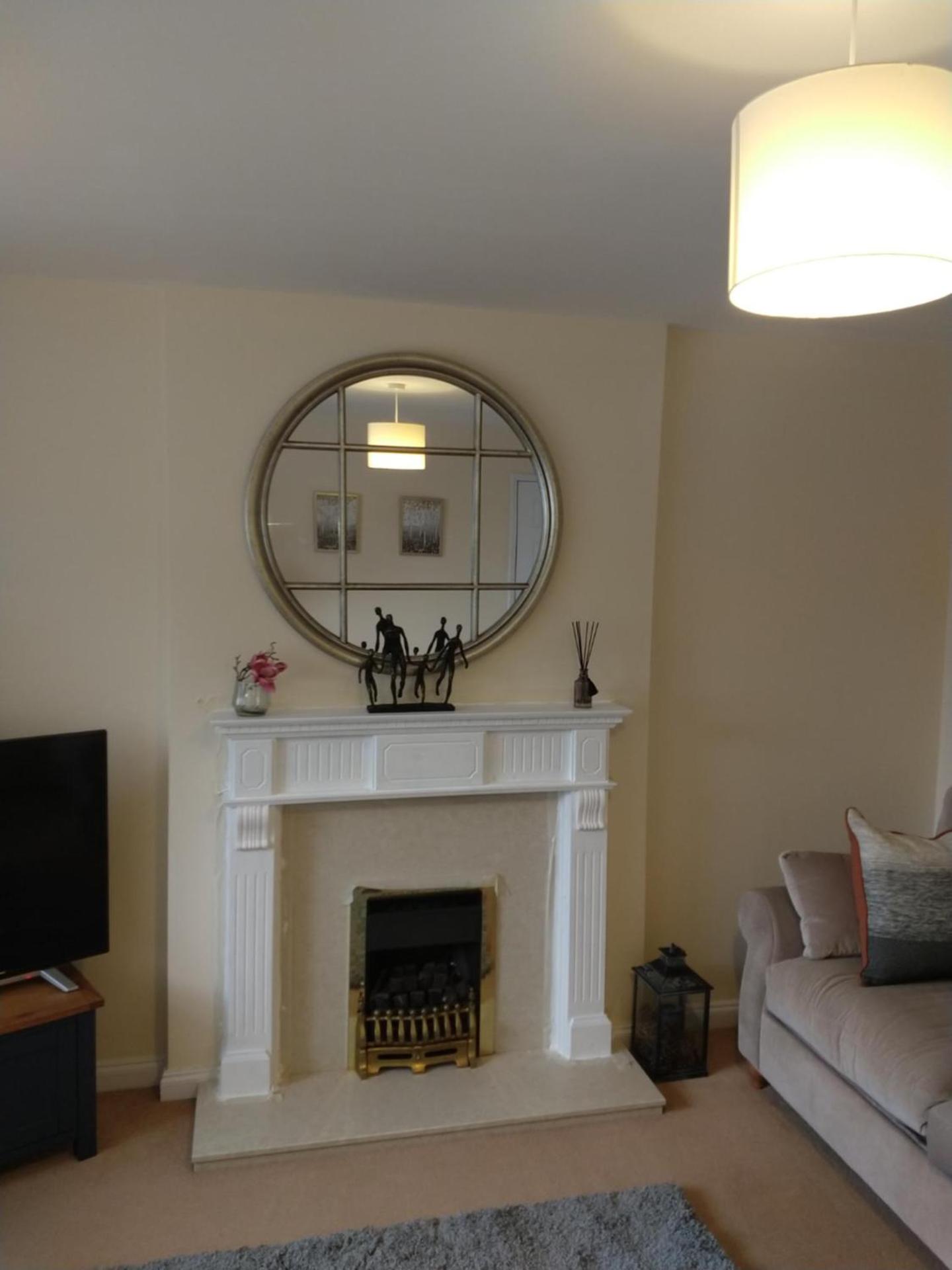 Sunningdale homely detached family,contractor 3 bed house with Parking