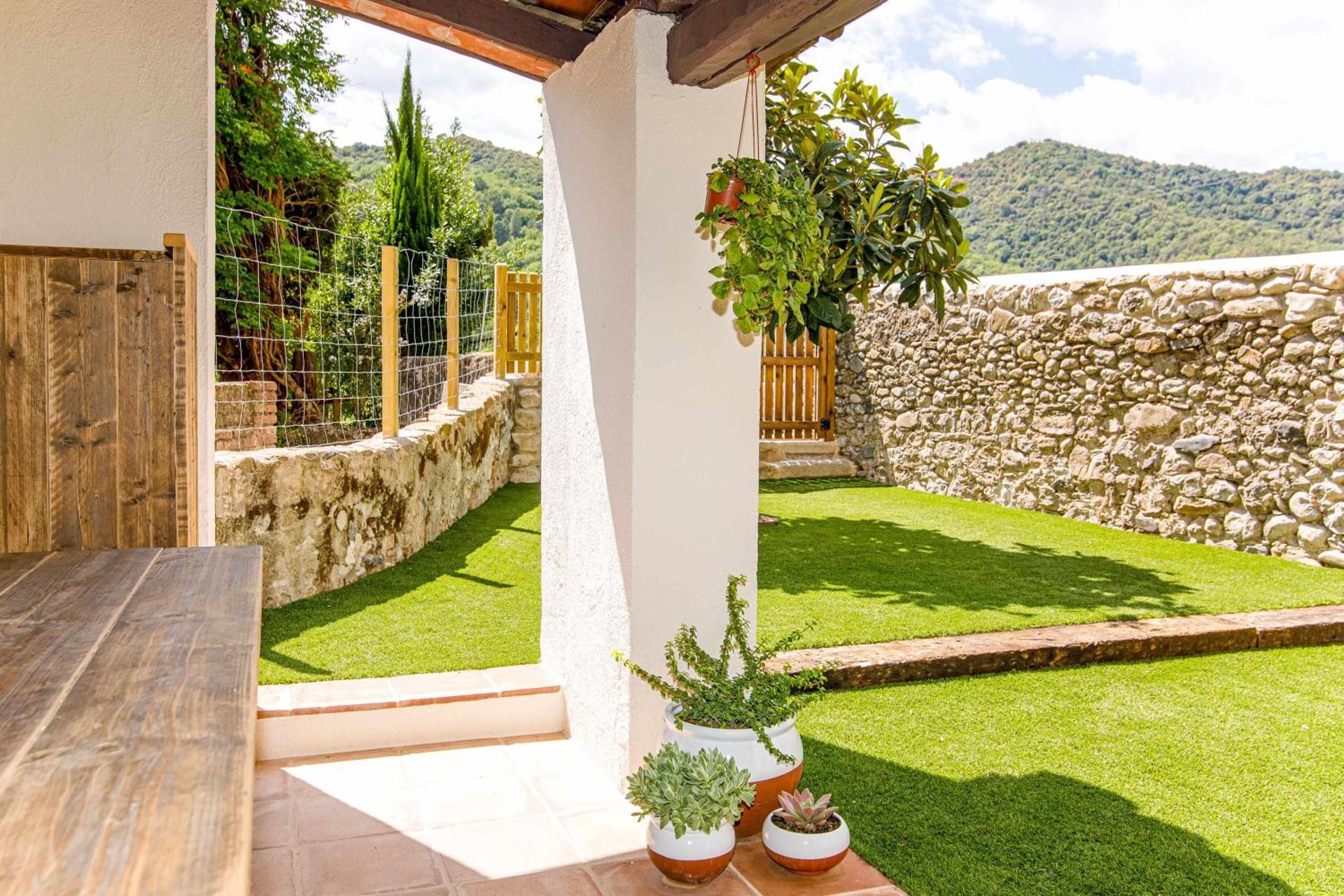 El Molino de Besalú Casa con jardín