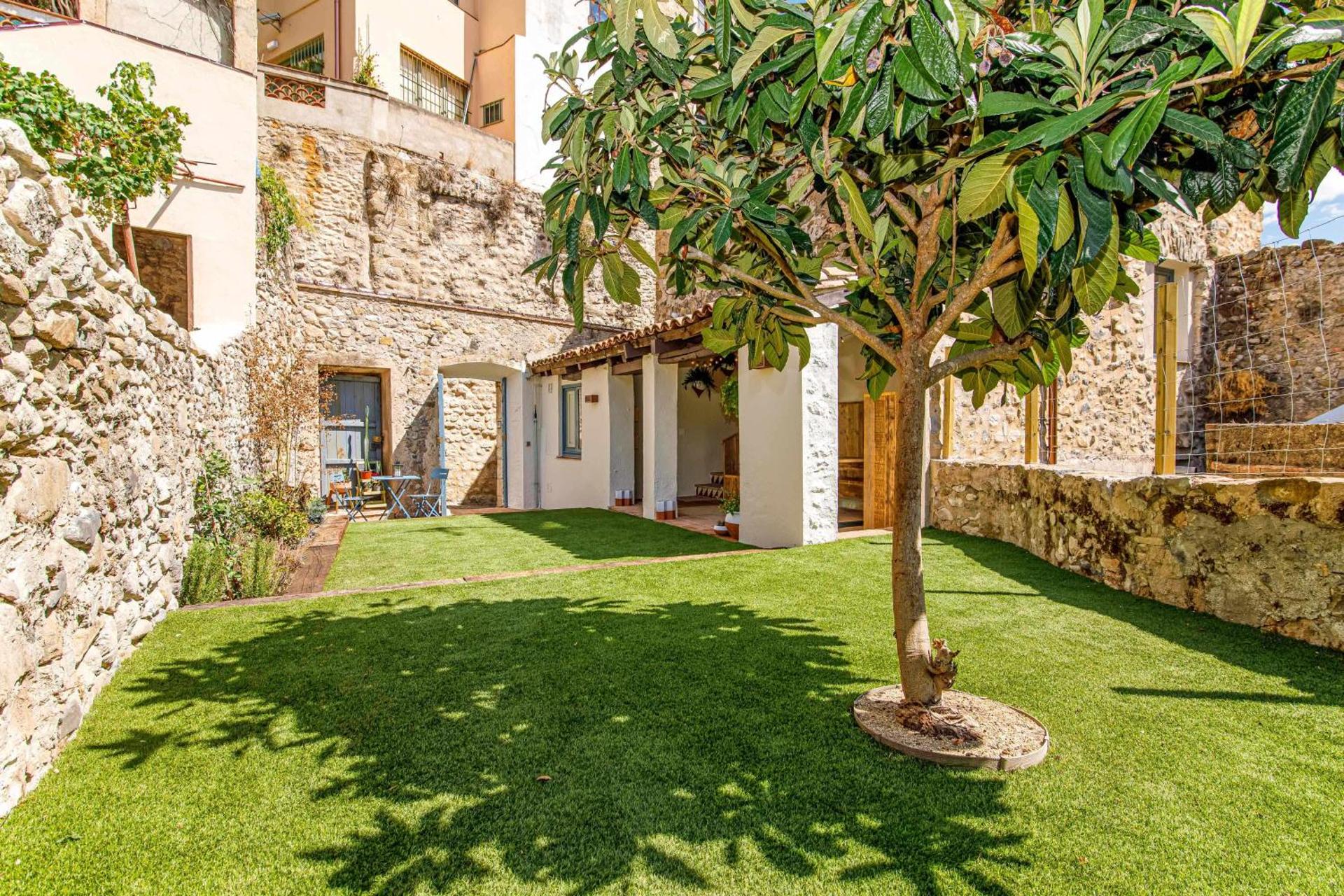 El Molino de Besalú Casa con jardín