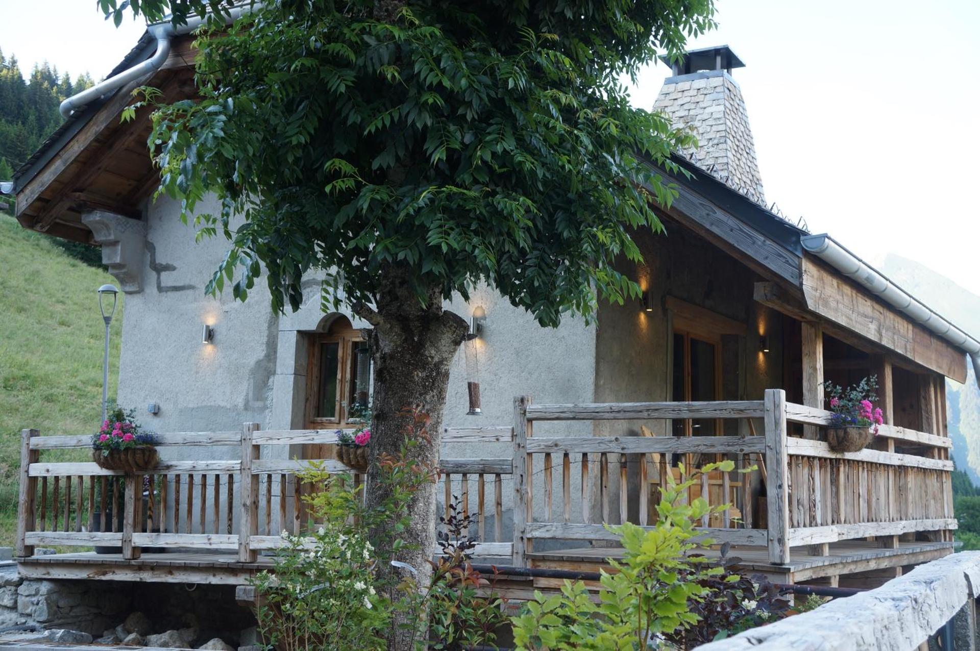 Couples Gem - Sensational views Nr Morzine